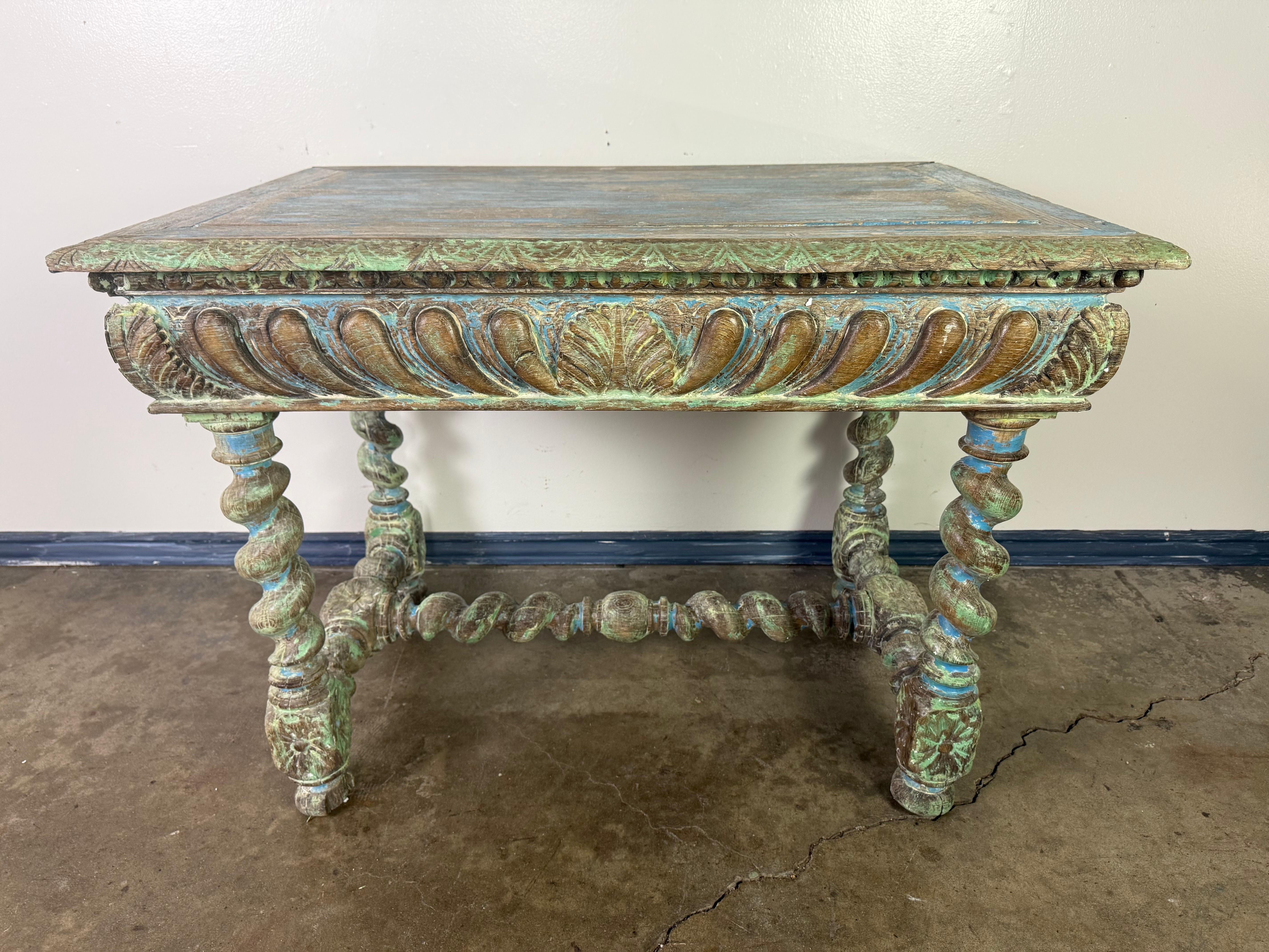 Antigua Mesa de Escribir Tallada de Estilo Colonial Español con Cajón siglo XIX en venta
