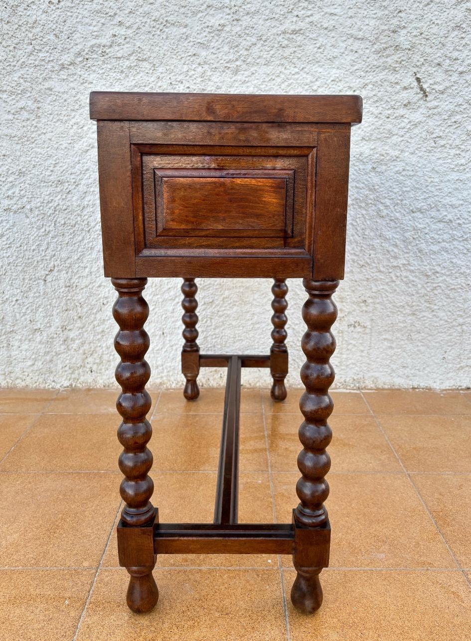 Antique Spanish Console Table in Carved Walnut, 1890 For Sale 5