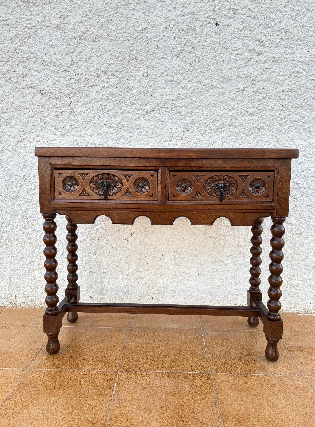 Baroque Antique Spanish Console Table in Carved Walnut, 1890 For Sale