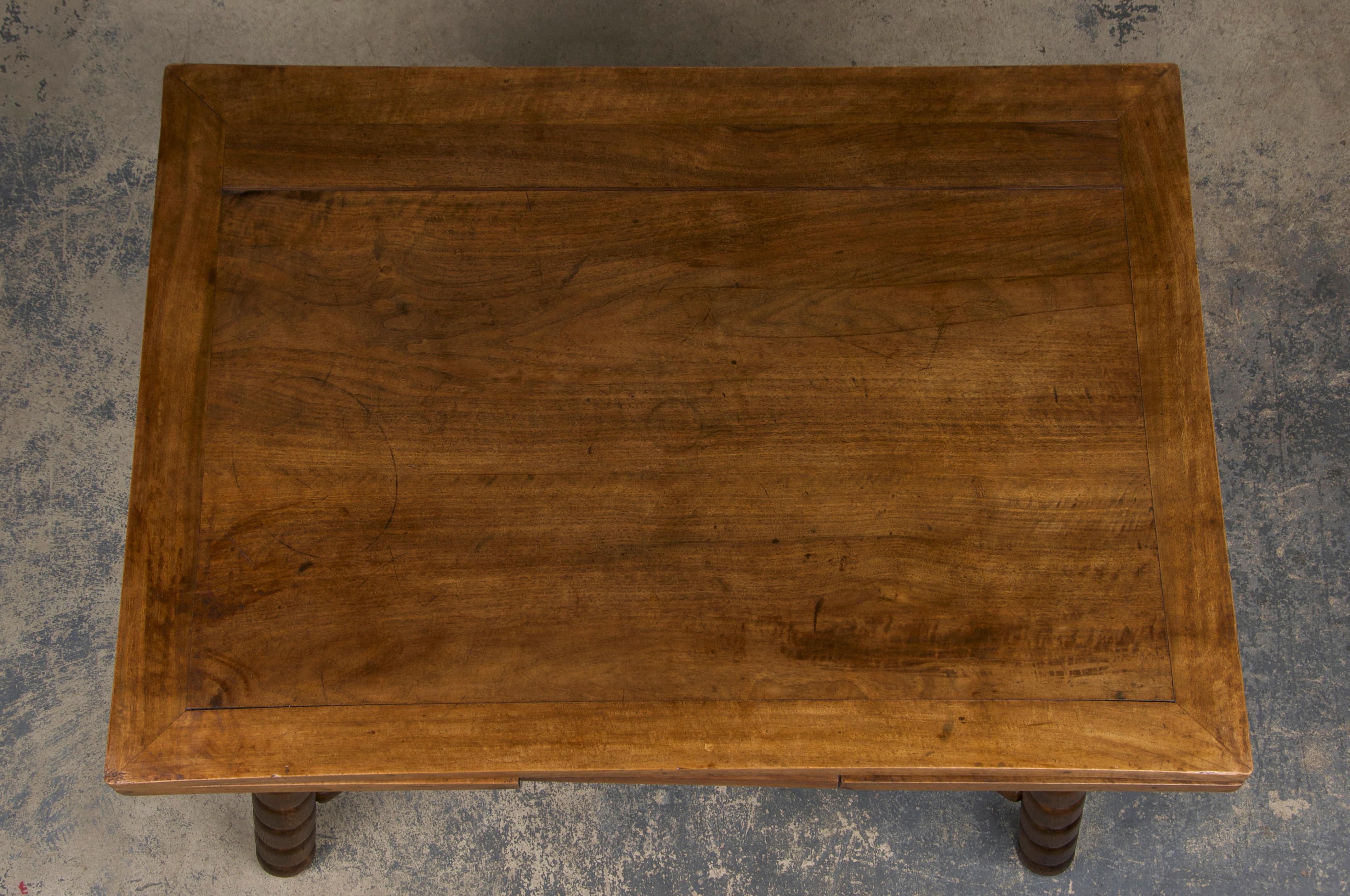 Espagnol Ancienne table de salle à manger espagnole à rallonge en bois mixte en vente