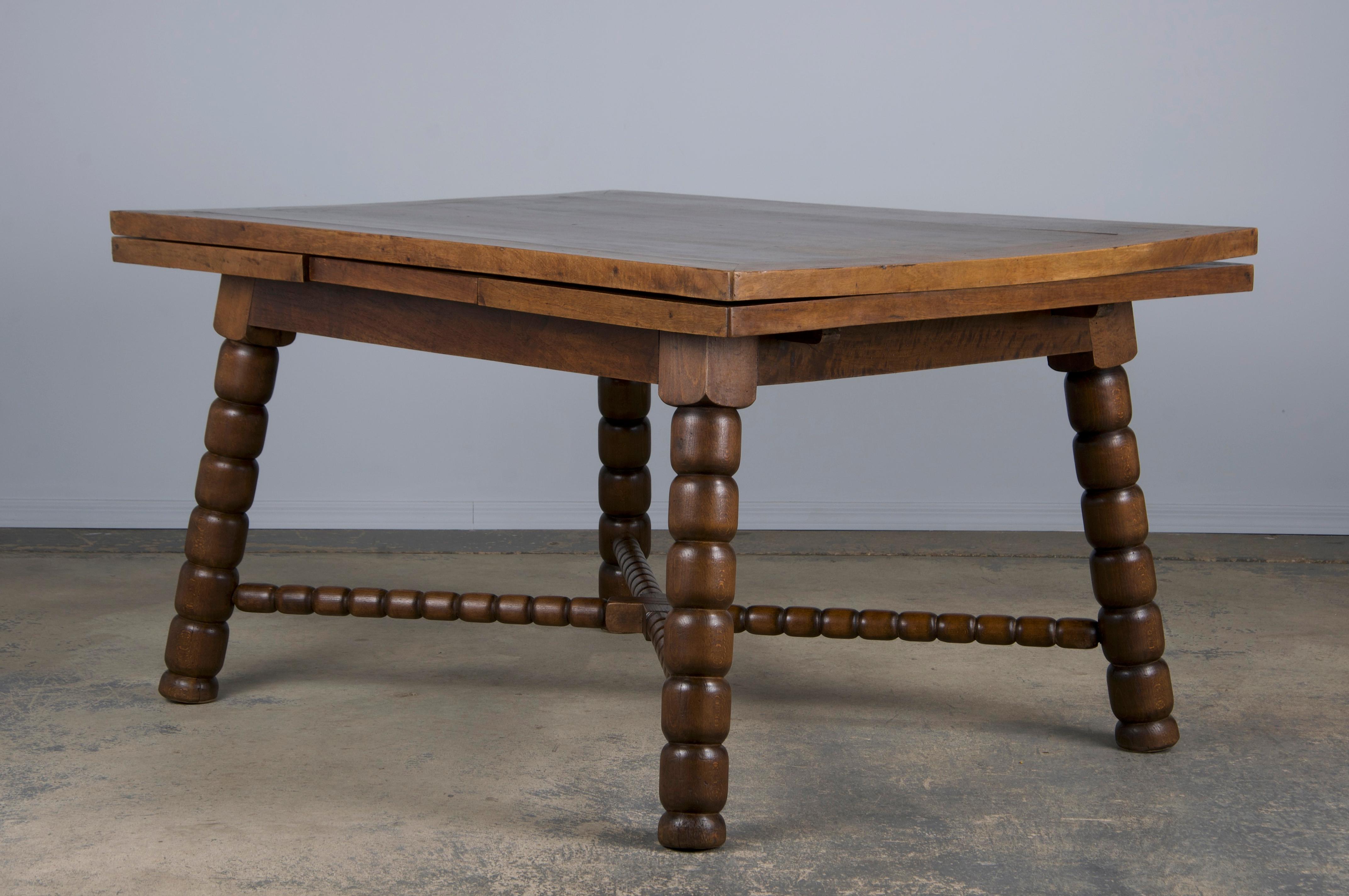 Érable Ancienne table de salle à manger espagnole à rallonge en bois mixte en vente