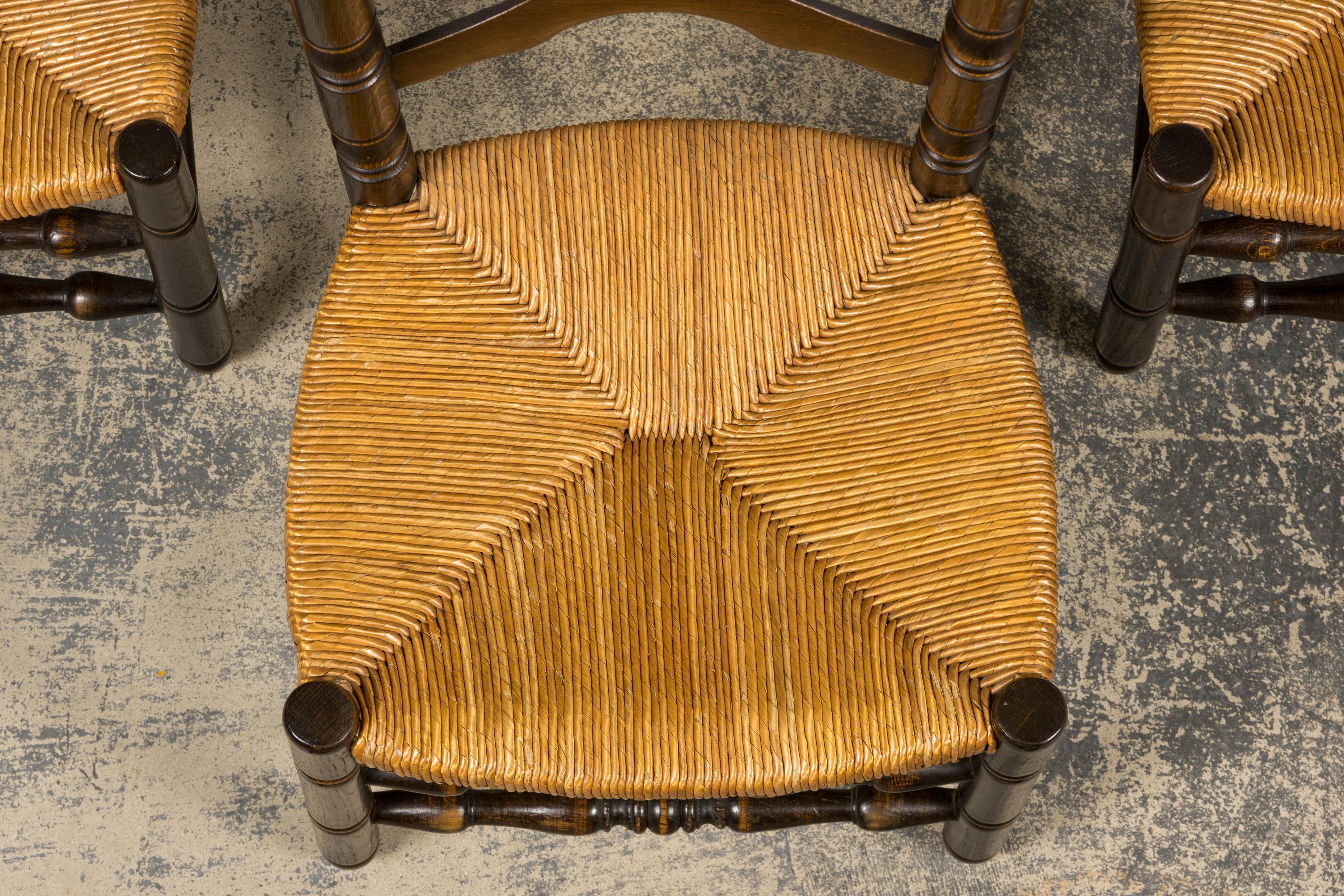 Spagnolo Sedie da pranzo antiche in quercia spagnola con schienale a scaletta - Set di 10 sedie in vendita