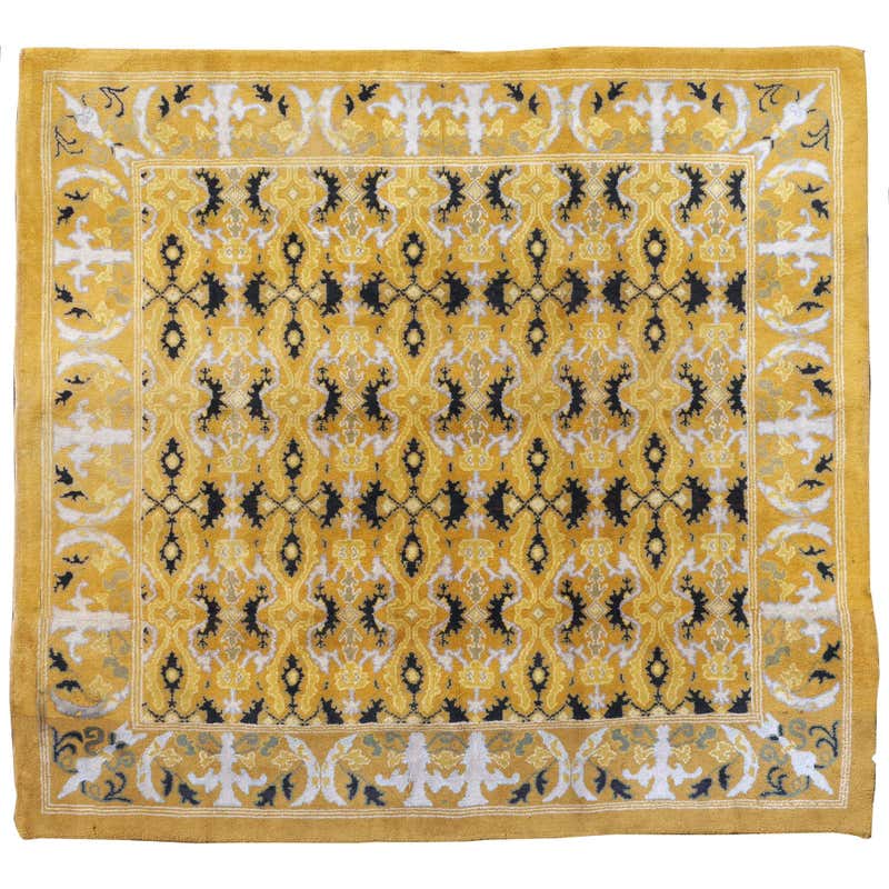 Vintage Spanish Cuenca Rug with Renaissance Wreath Pattern For Sale at ...