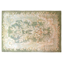 Antiker spanischer dekorativer orientalischer Savonnerie-Teppich in Zimmergröße 