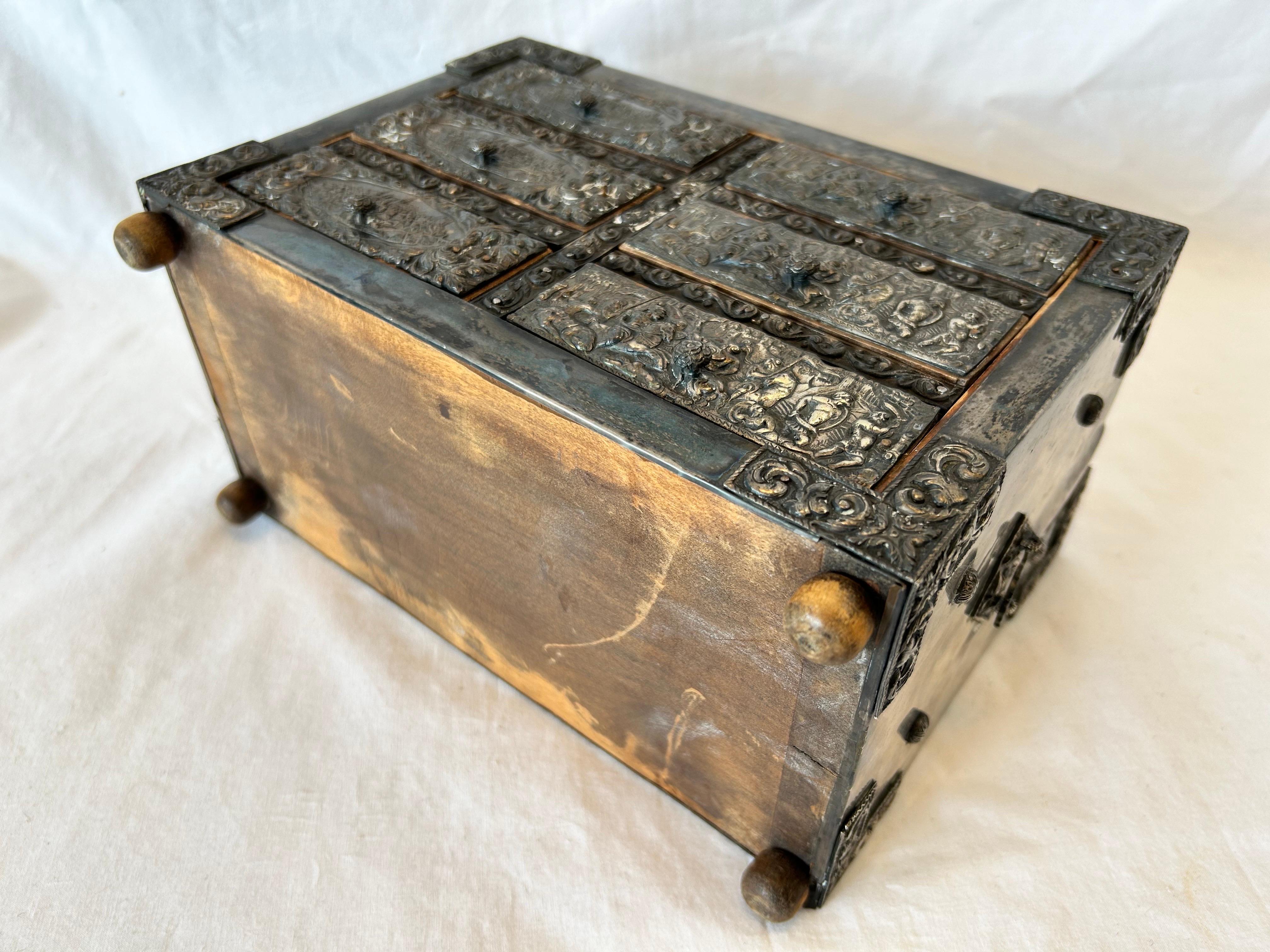 Antique Spanish Embossed Silver Baroque Style Six Drawer Casket Siege of Toledo For Sale 16