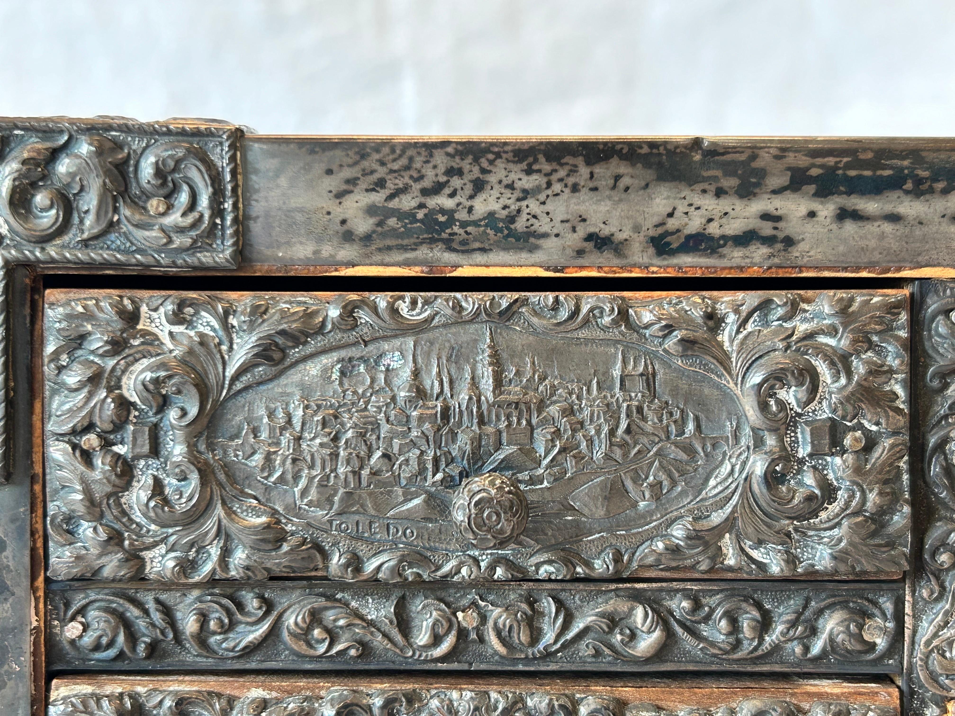 Antique Spanish Embossed Silver Baroque Style Six Drawer Casket Siege of Toledo For Sale 3