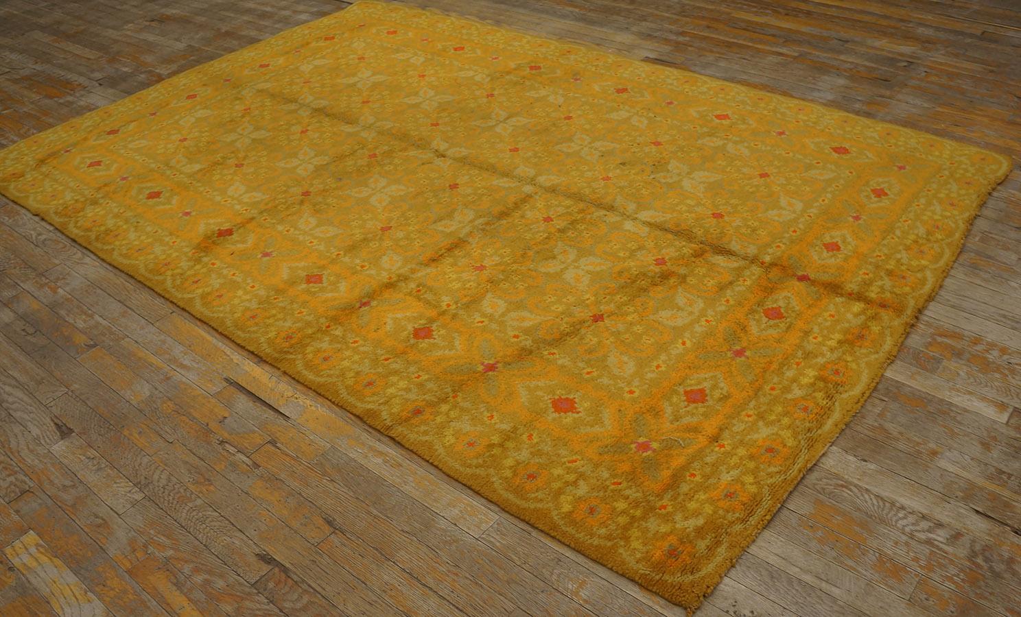 Mid 20th Century Spanish Carpet ( 5'7'' x 8'7'' - 170 x 262 ) In Good Condition For Sale In New York, NY