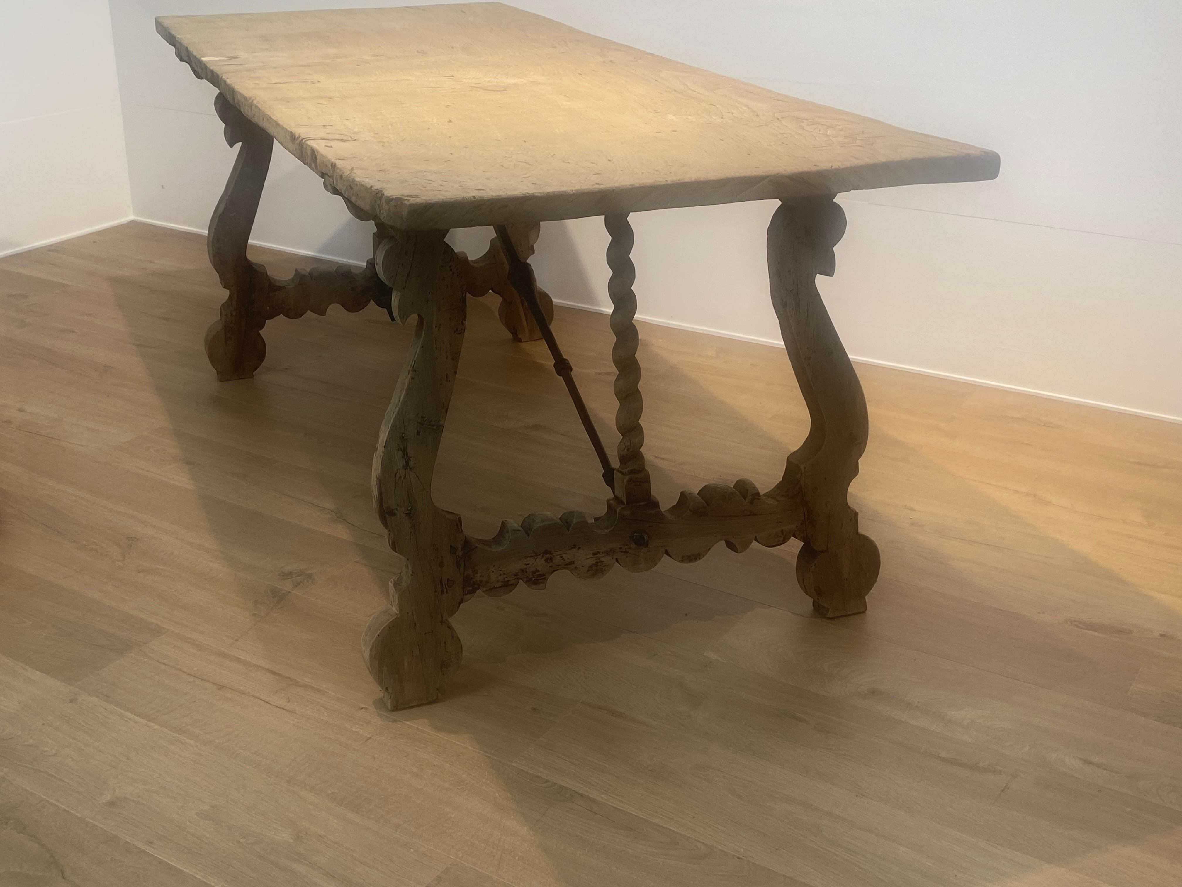 Table de ferme espagnole ancienne en vente 1