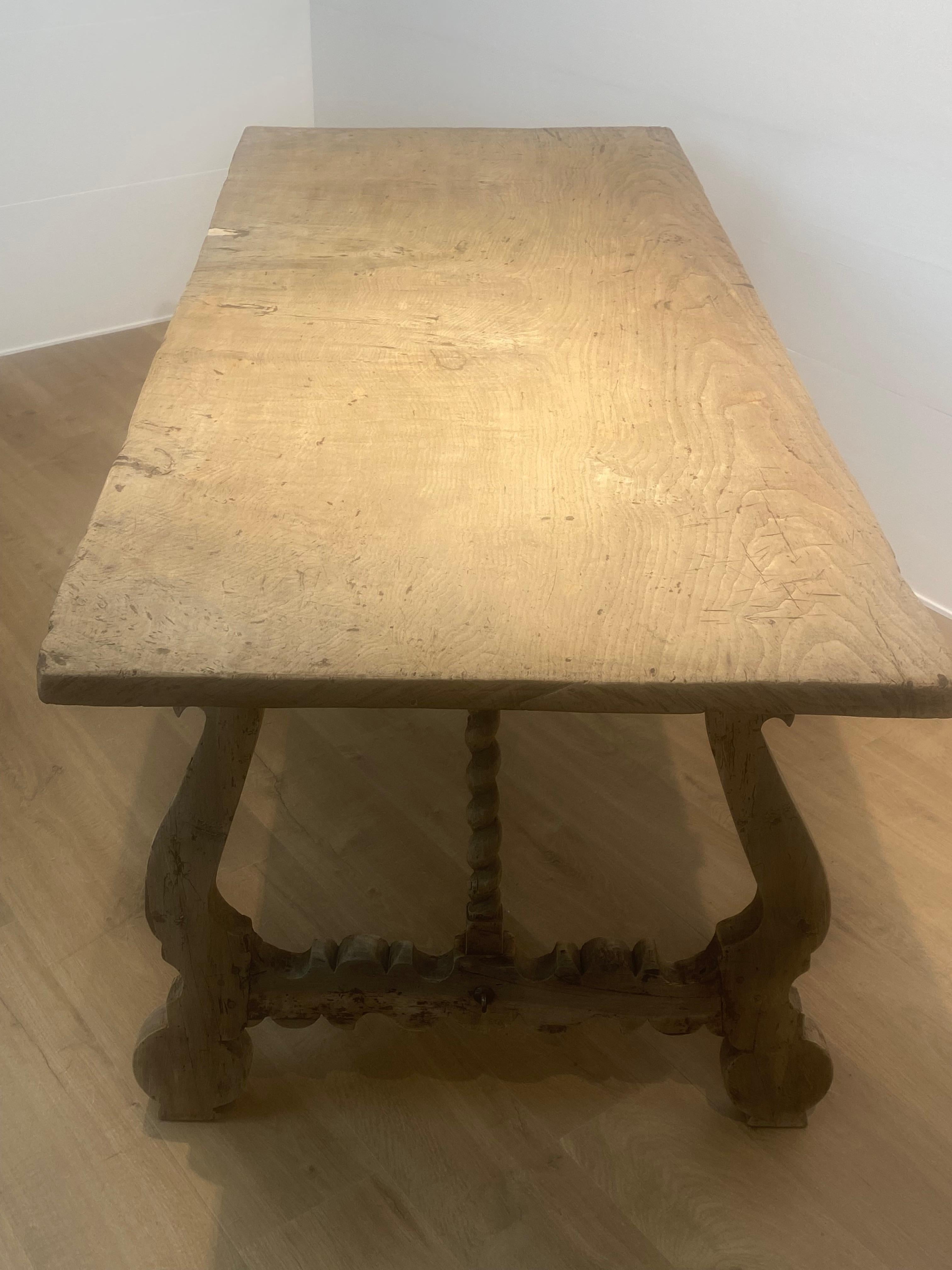 Table de ferme espagnole ancienne en vente 2