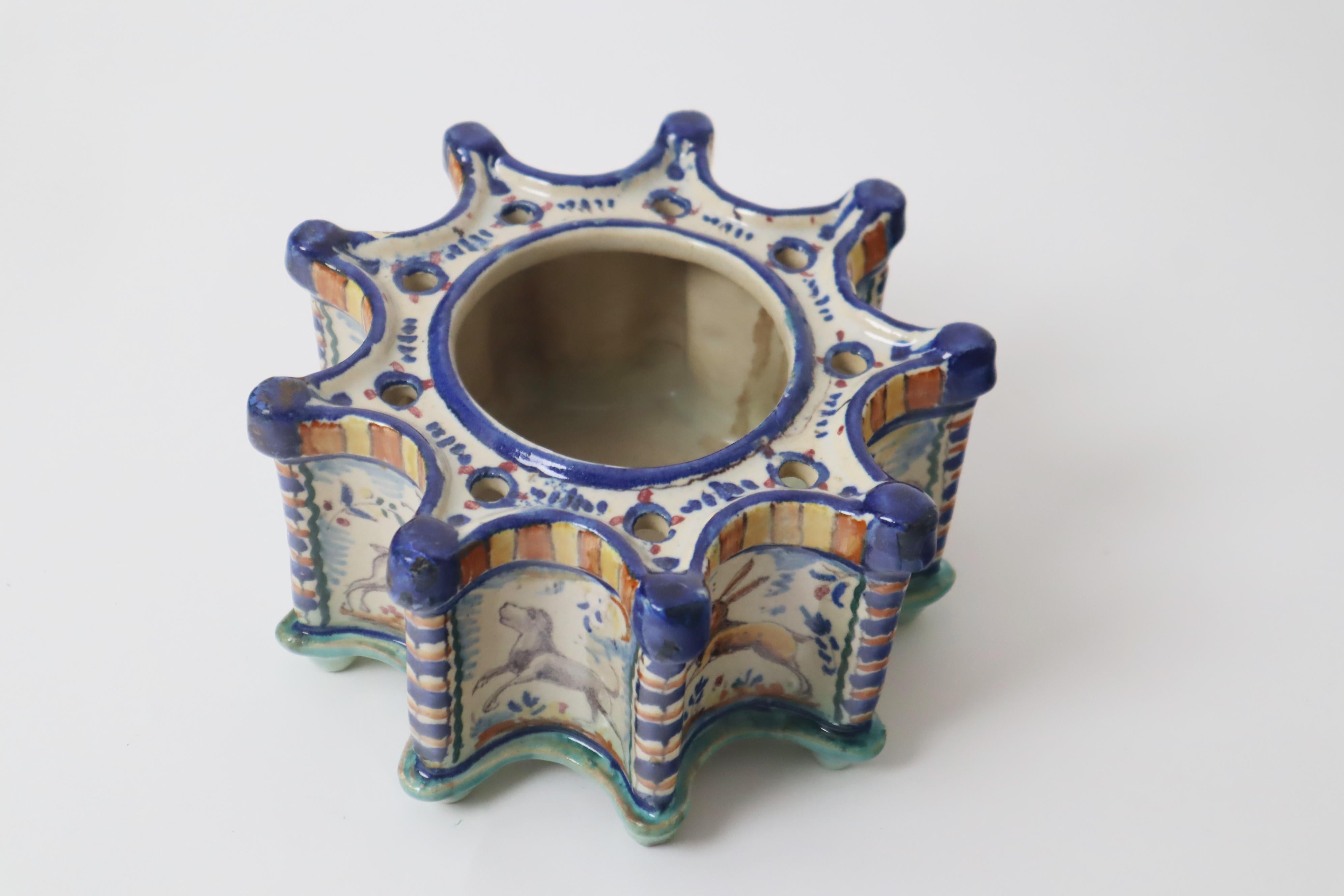 antique Spanish fiance teapot warmer with hunting motifs For Sale 3