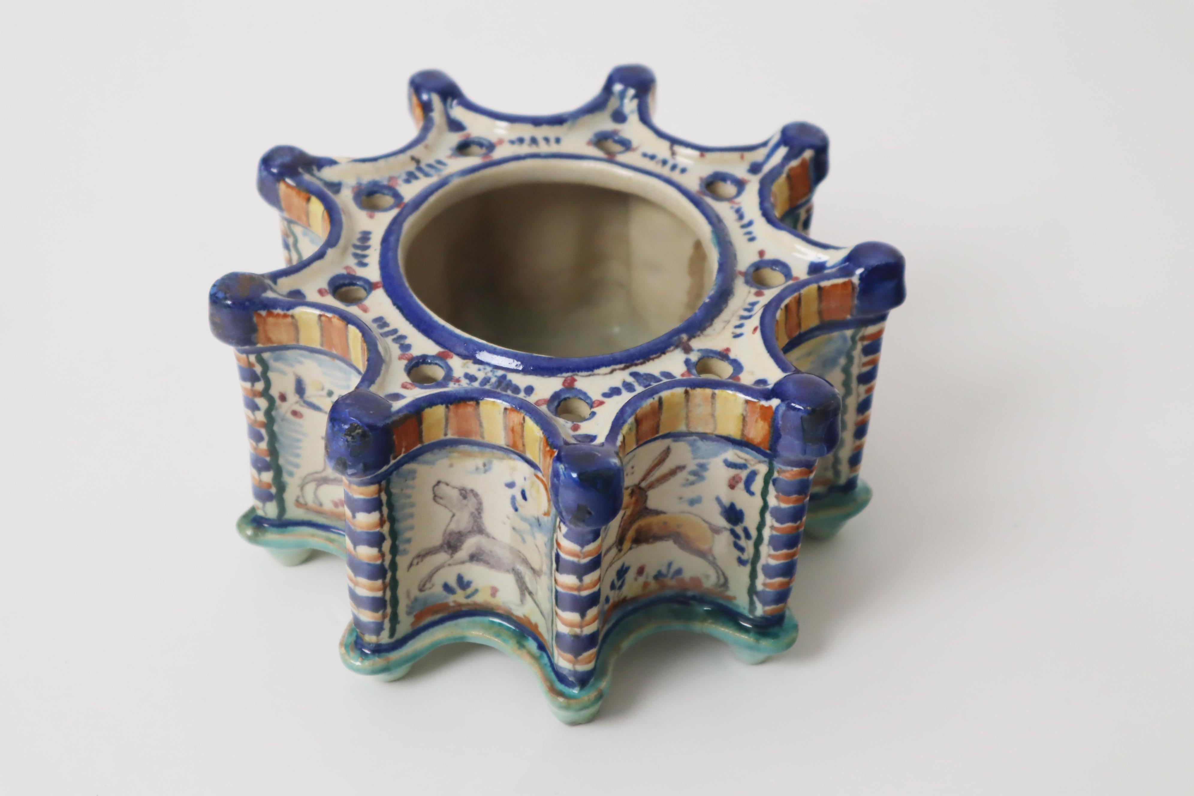 antique Spanish fiance teapot warmer with hunting motifs For Sale 2