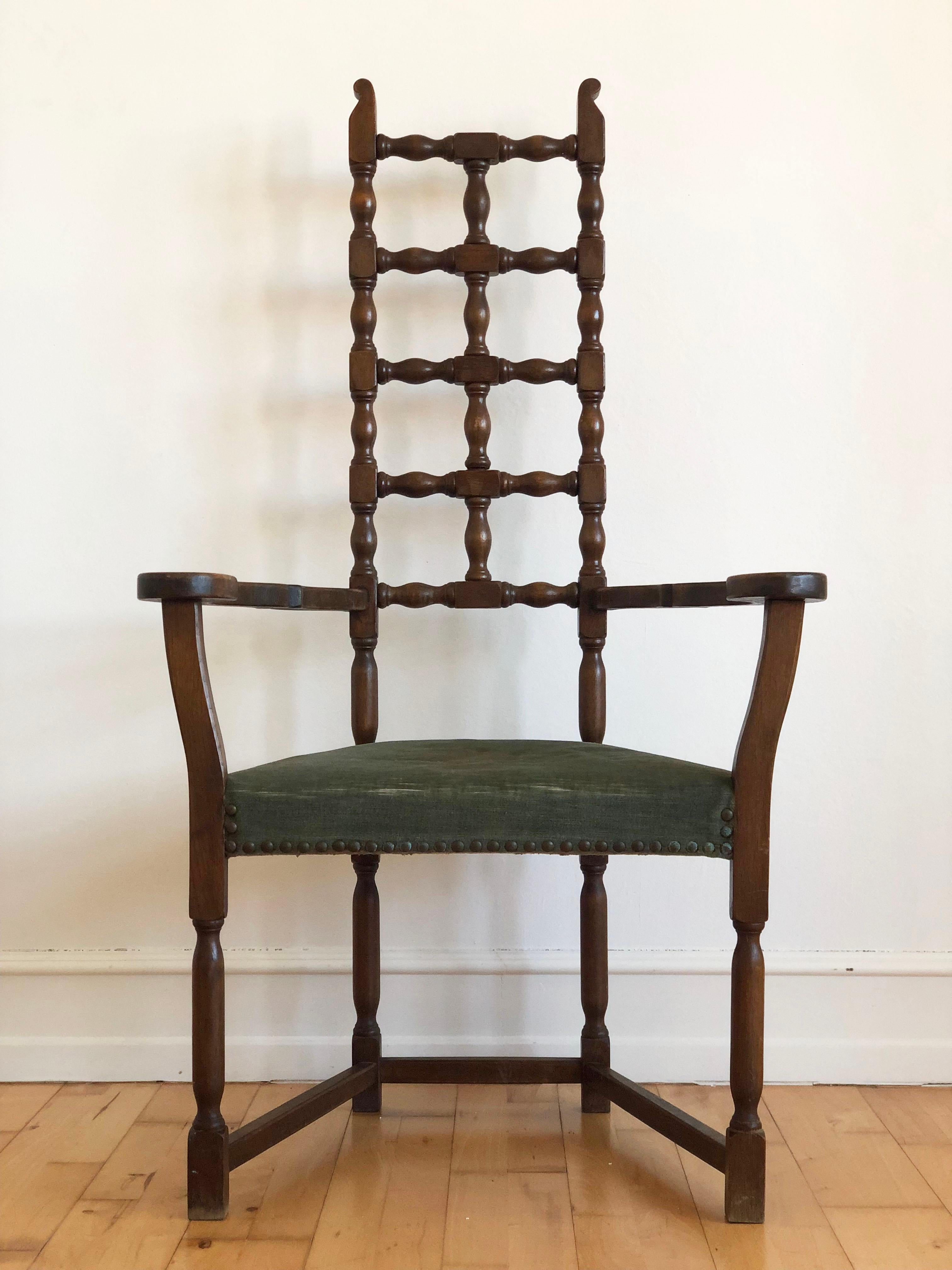 Antiguo Sillón Español de Respaldo Alto Principios del Siglo XIX Tallado a mano en venta