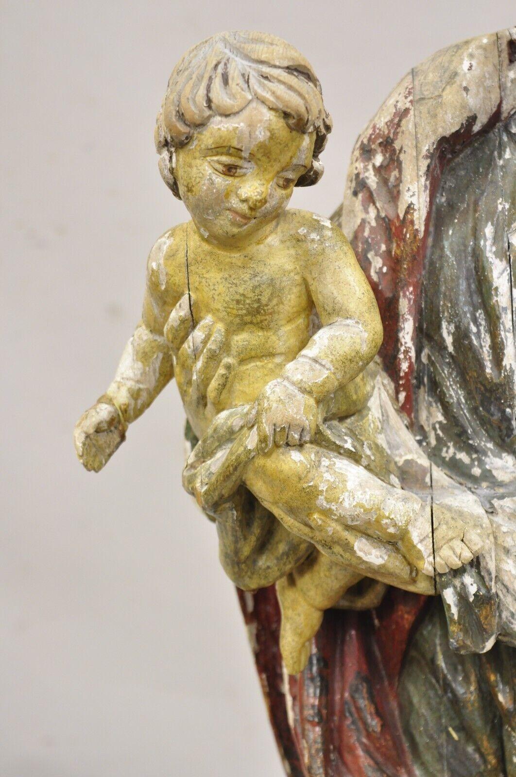 Antiquité espagnole latine Polychromed Carved Wood Figure Madonna and Child Statue Bon état - En vente à Philadelphia, PA
