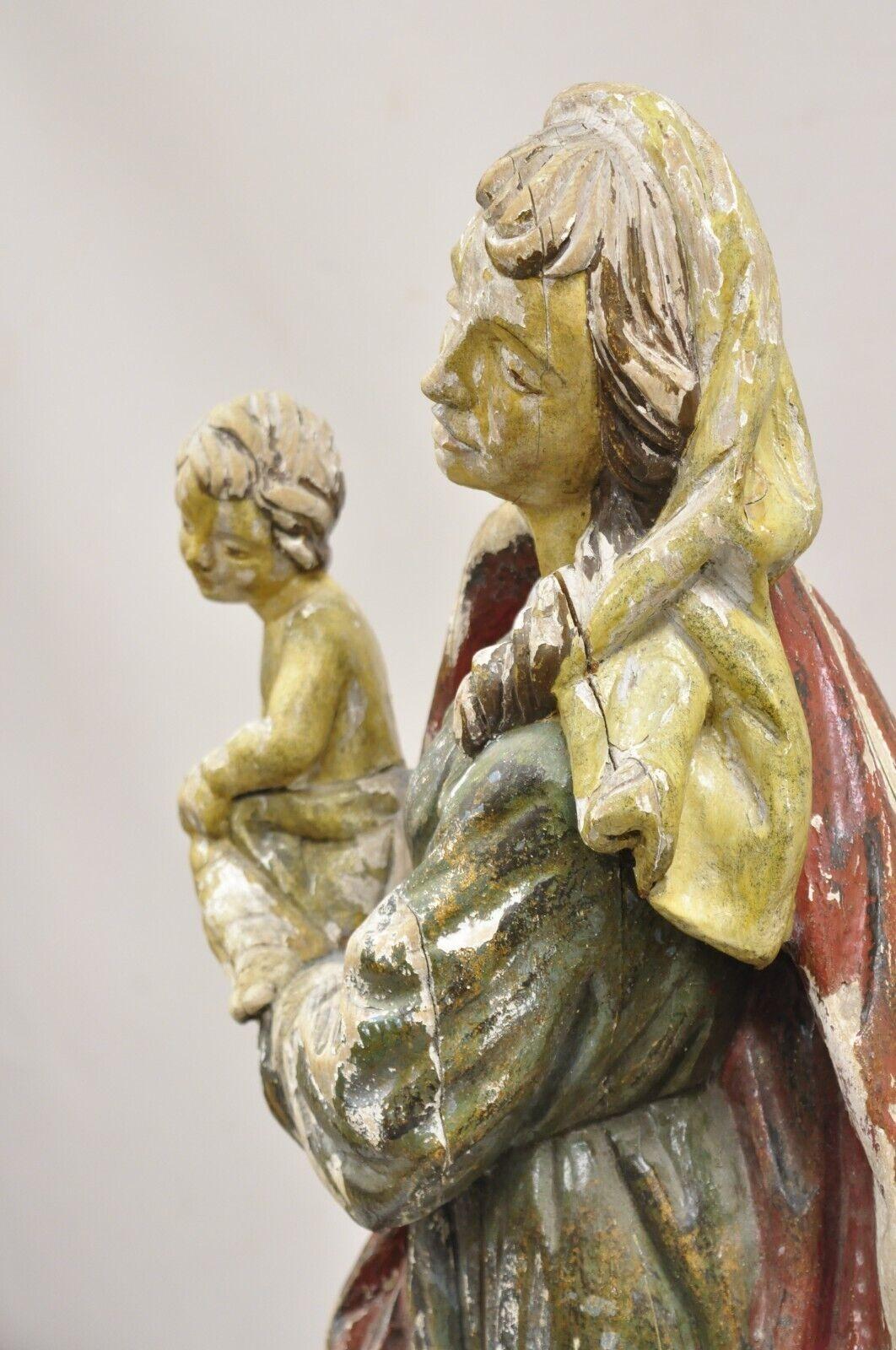Bois Antiquité espagnole latine Polychromed Carved Wood Figure Madonna and Child Statue en vente