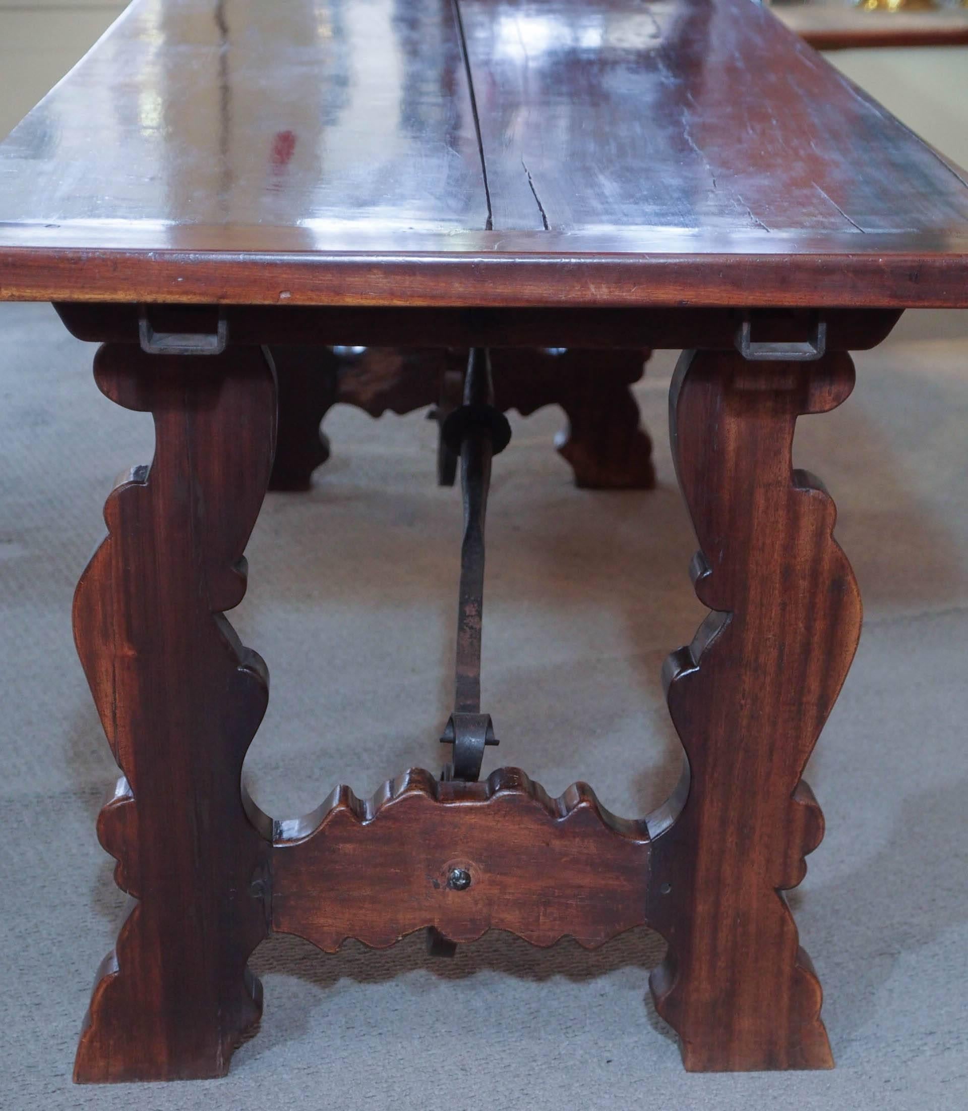 Antique Spanish Mahogany Trestle Table In Good Condition In New Orleans, LA