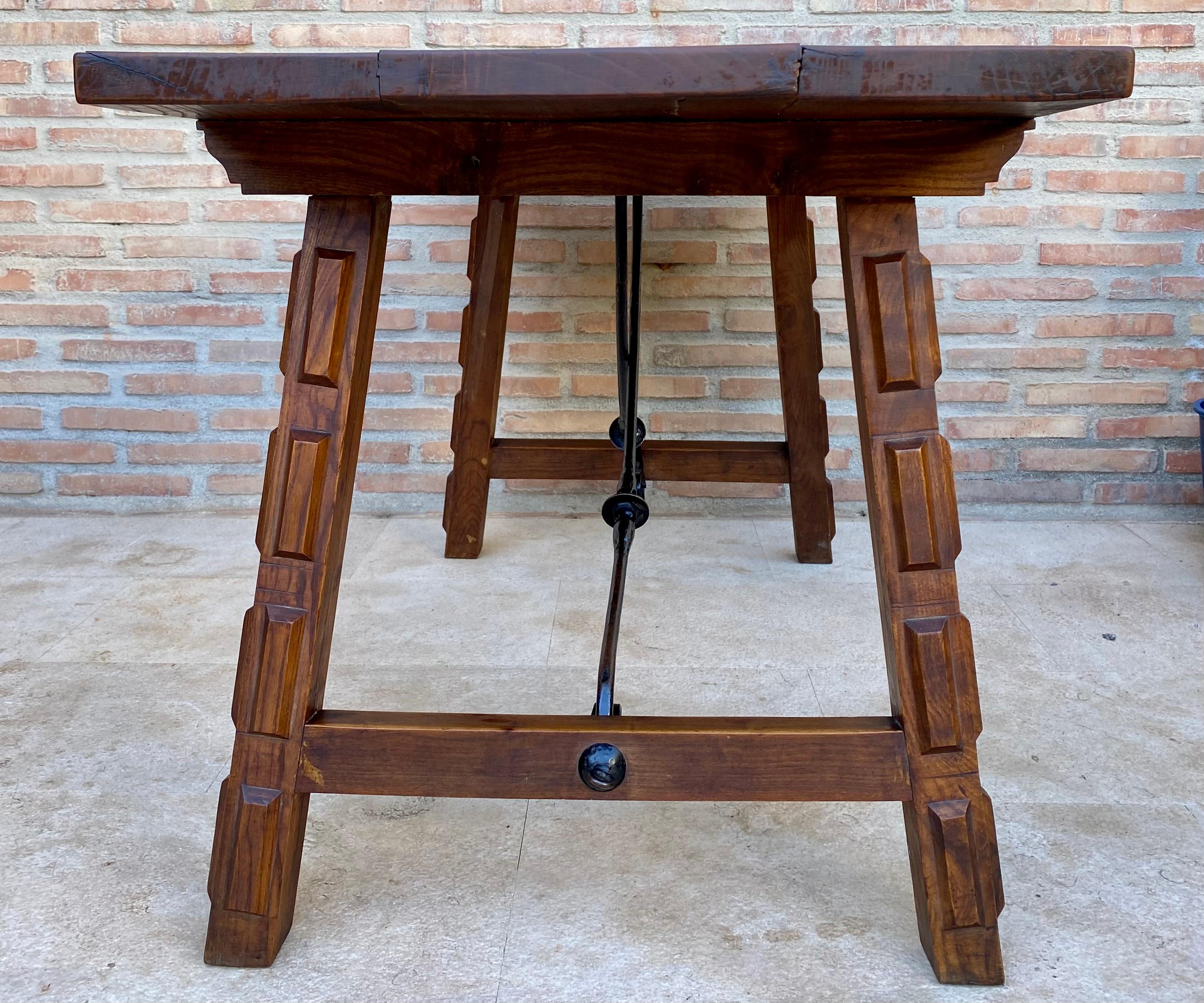 Antico tavolo da lavoro spagnolo in Oak, 1800 in vendita 5