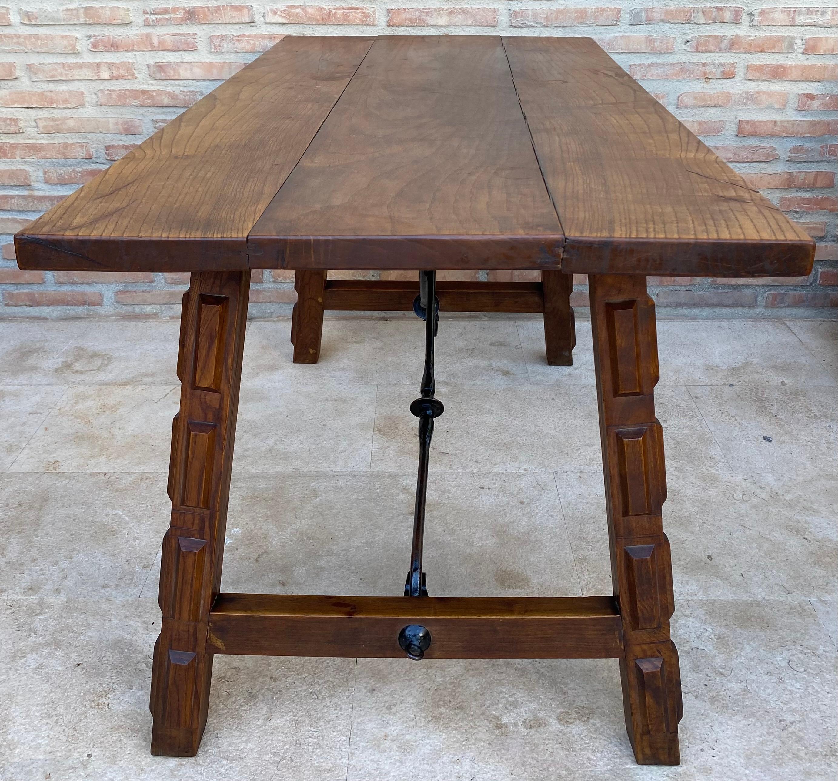 Antico tavolo da lavoro spagnolo in Oak, 1800 in vendita 6