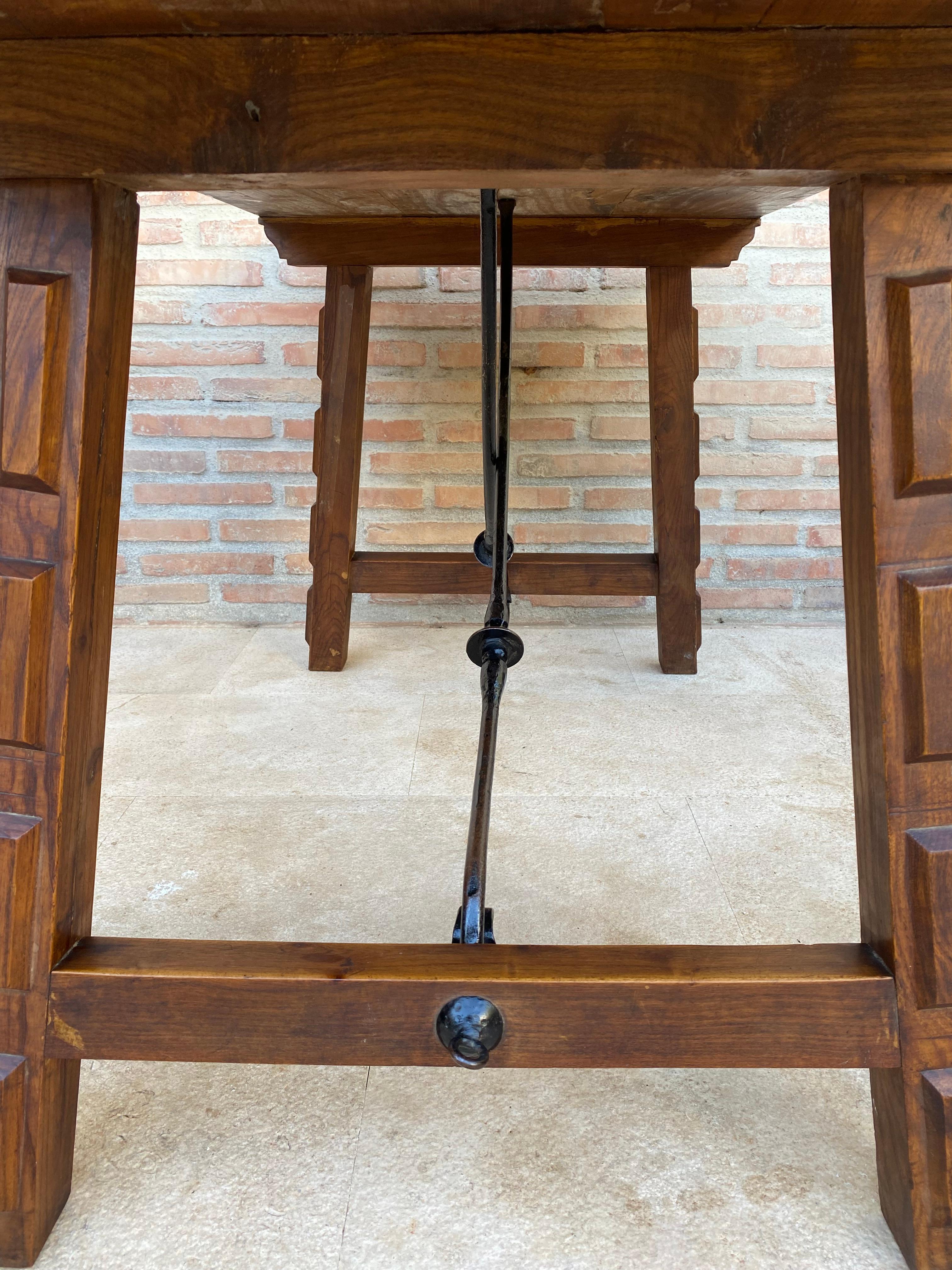 Antico tavolo da lavoro spagnolo in Oak, 1800 in vendita 8