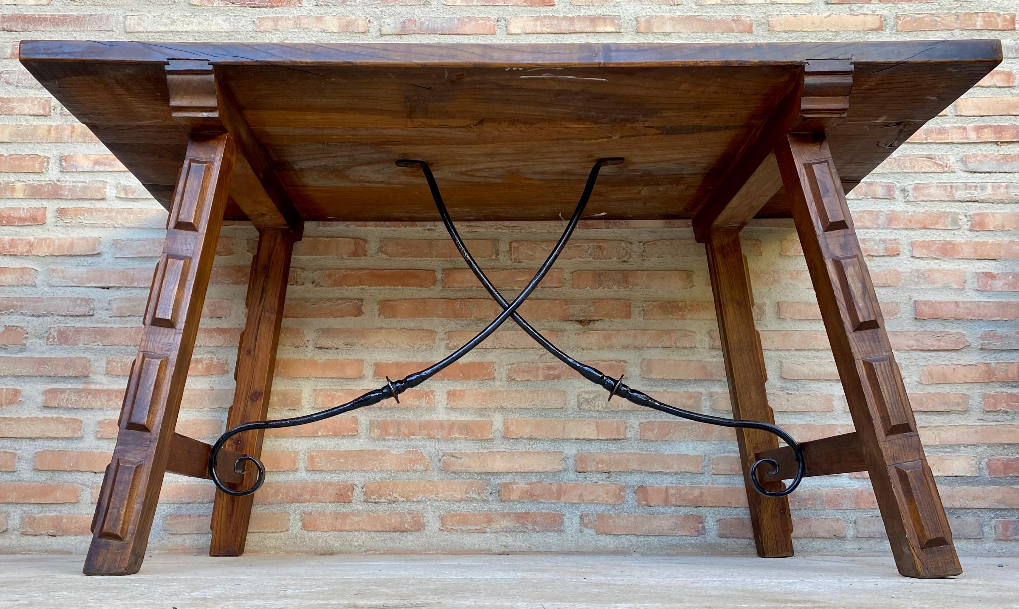 Barocco Antico tavolo da lavoro spagnolo in Oak, 1800 in vendita