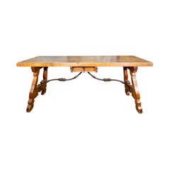 Table ancienne en chêne espagnol