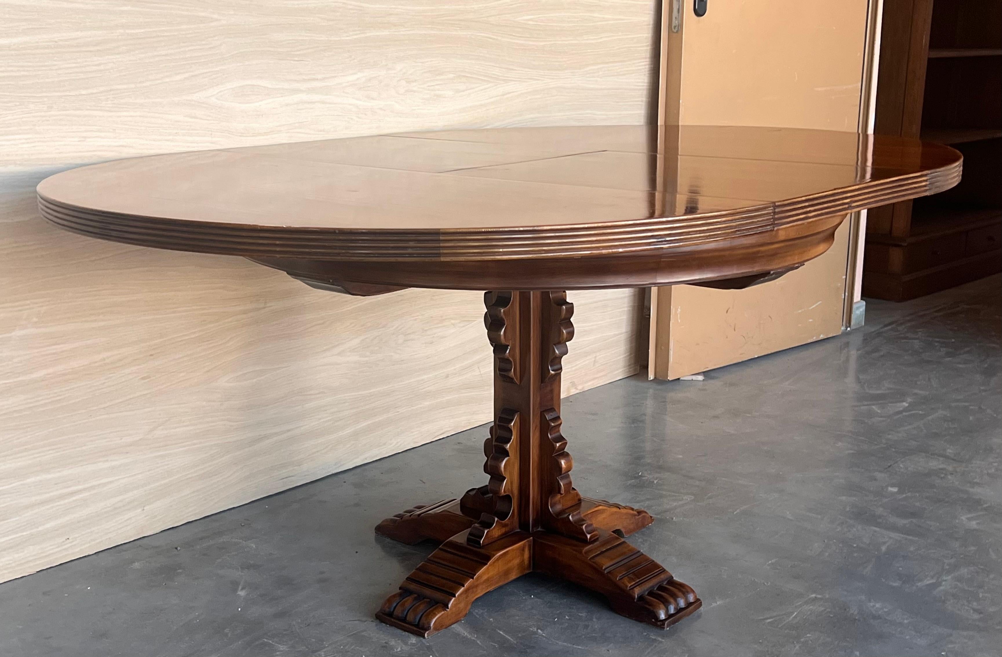 Antigua Mesa de Comedor Española Redonda Tallada con Pedestal en venta 6