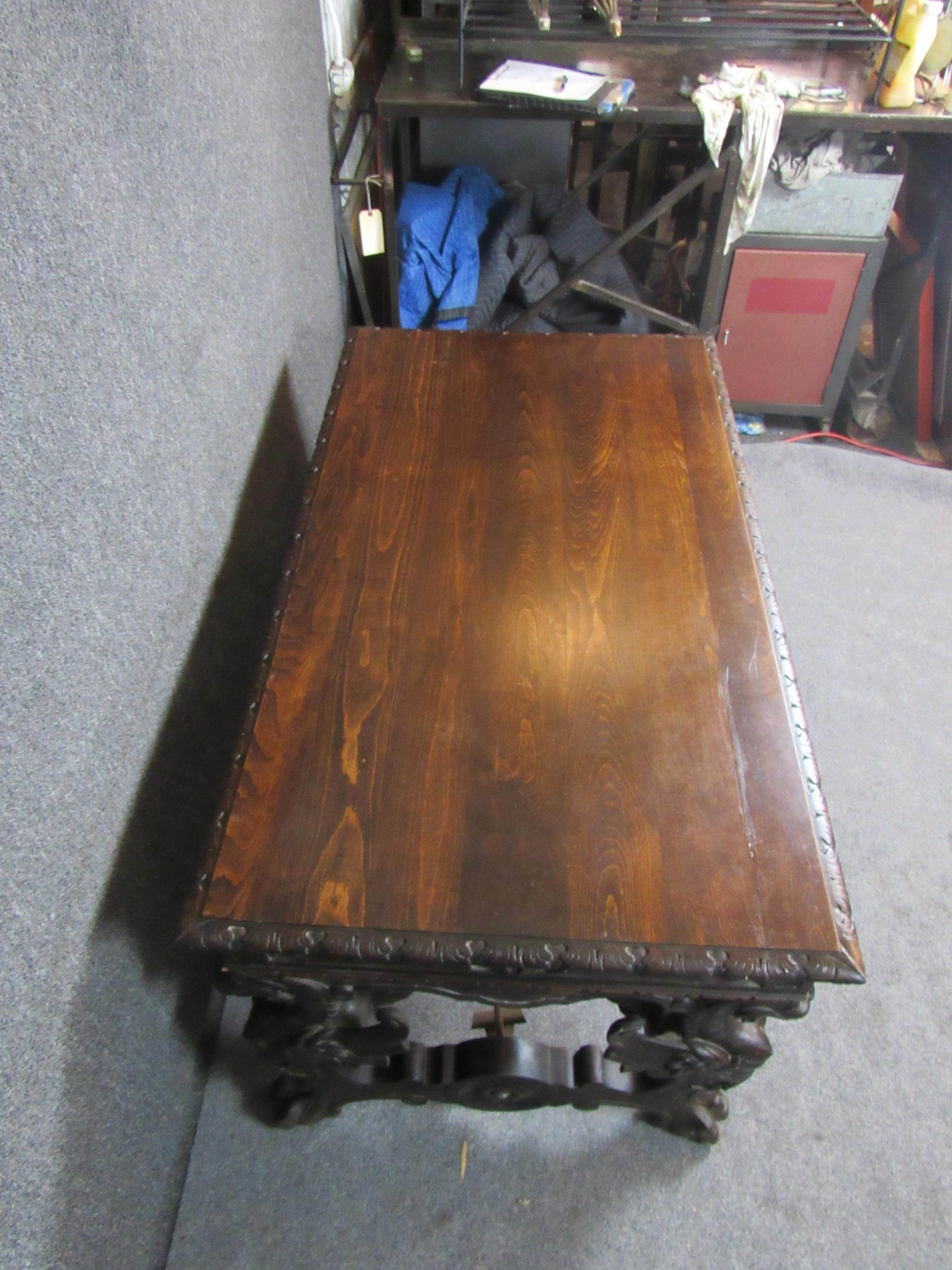 Antique Spanish Renaissance Claw Foot Desk In Good Condition In Brooklyn, NY