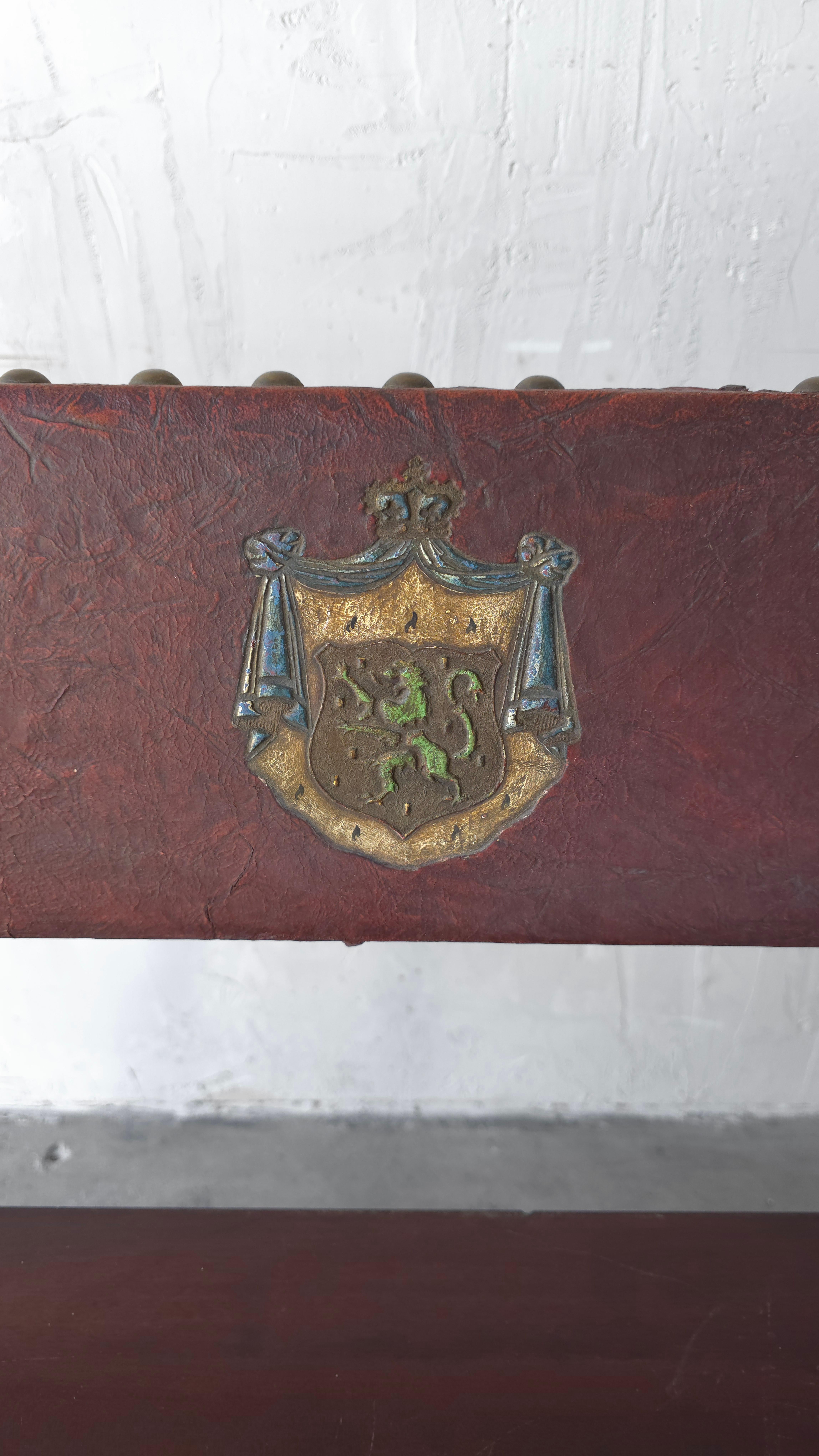 Antique Revival espagnol en bois sculpté Hall Bench en vente 2