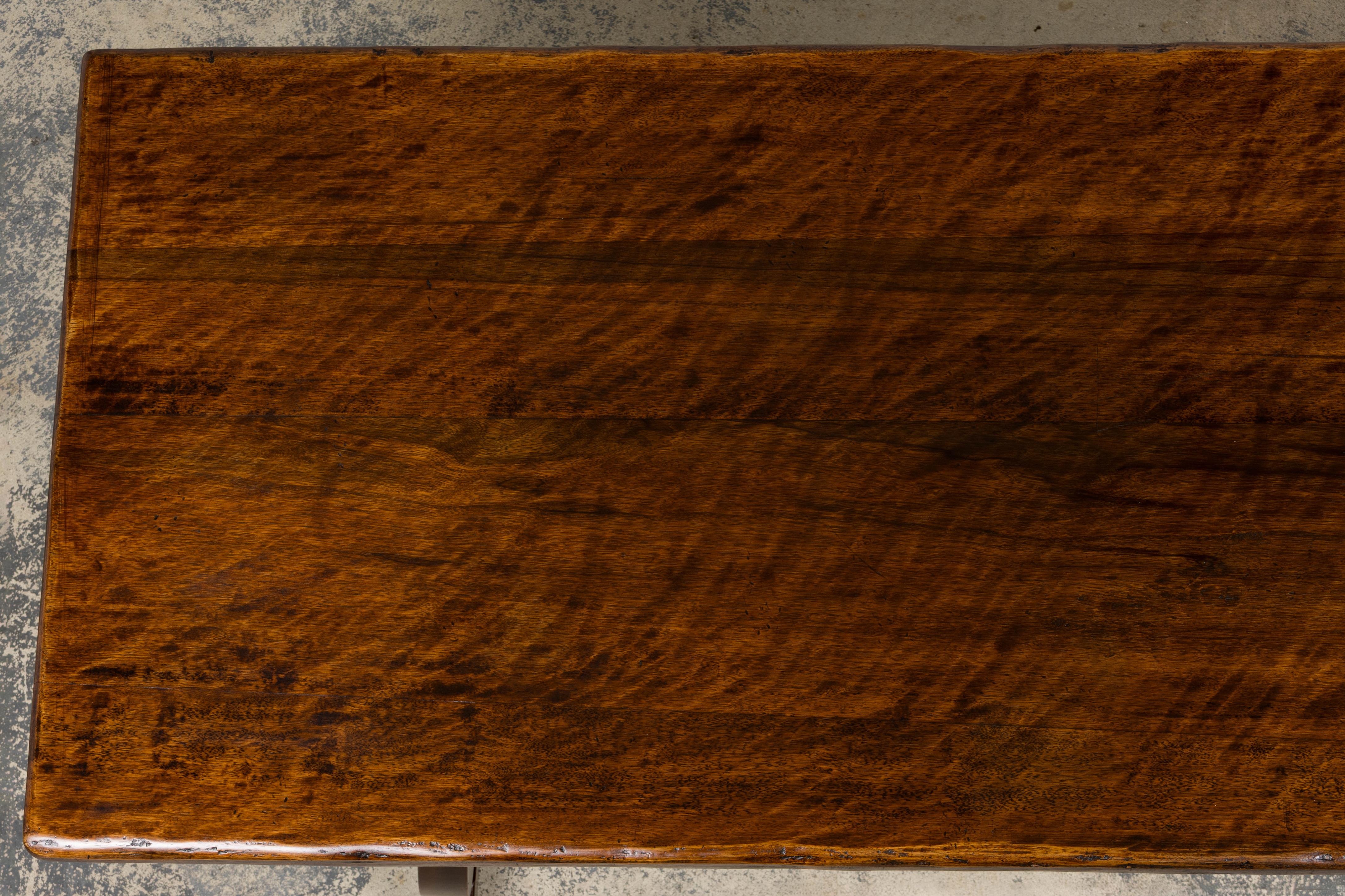 Spagnolo Antico tavolo da pranzo a cavalletto in noce del Rinascimento spagnolo in vendita