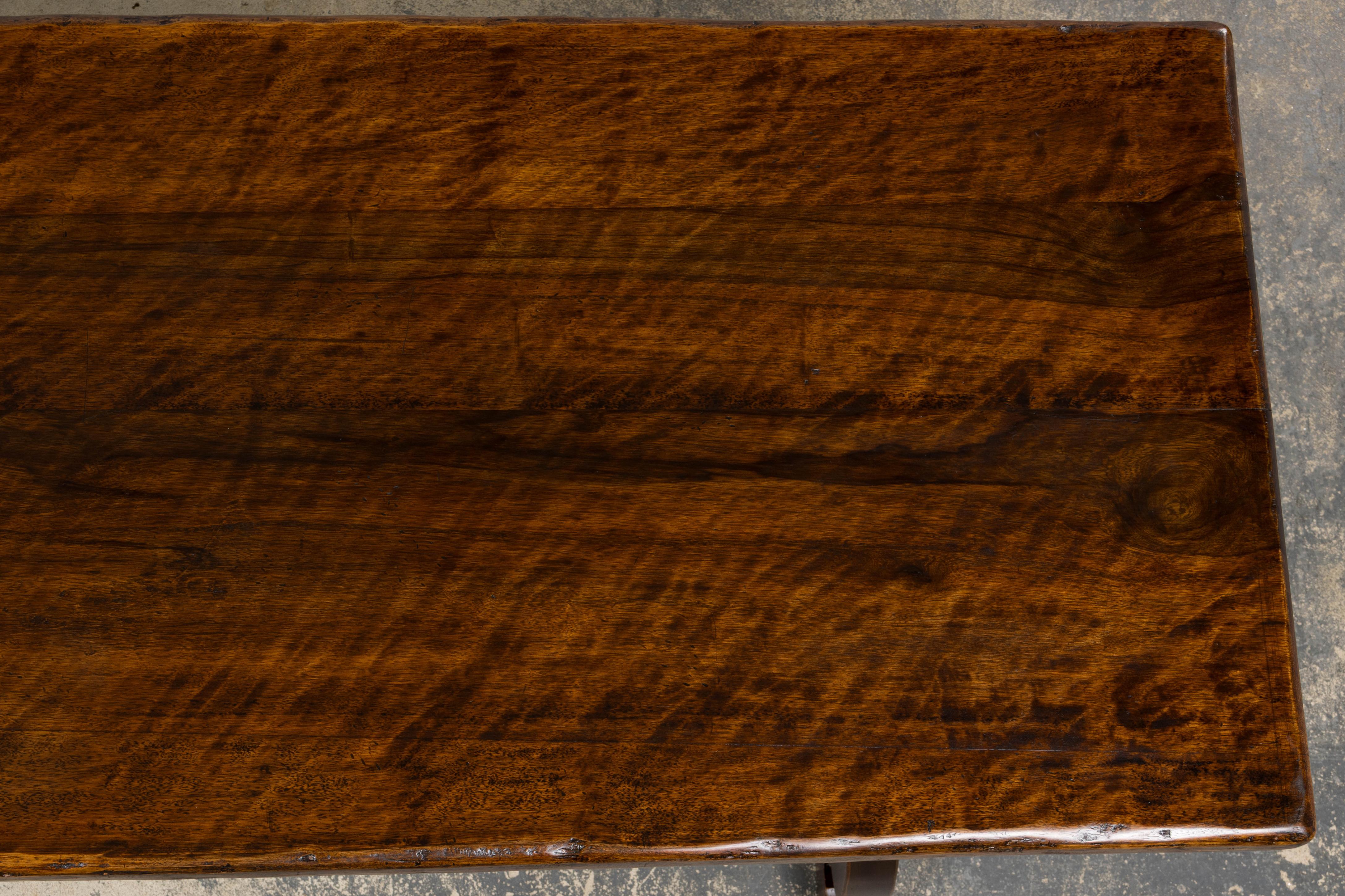 Antico tavolo da pranzo a cavalletto in noce del Rinascimento spagnolo In condizioni buone in vendita a Astoria, NY