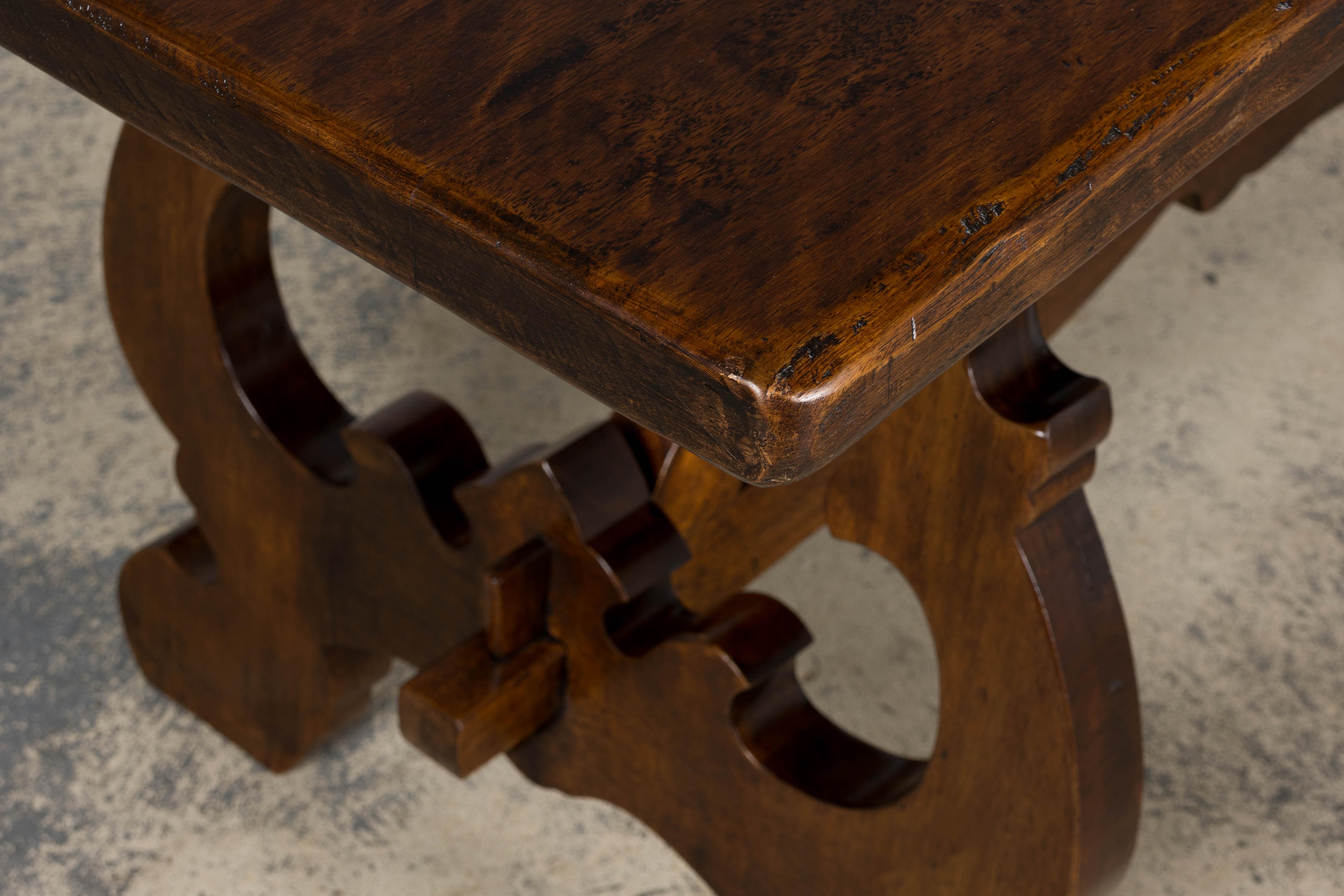 Noce Antico tavolo da pranzo a cavalletto in noce del Rinascimento spagnolo in vendita