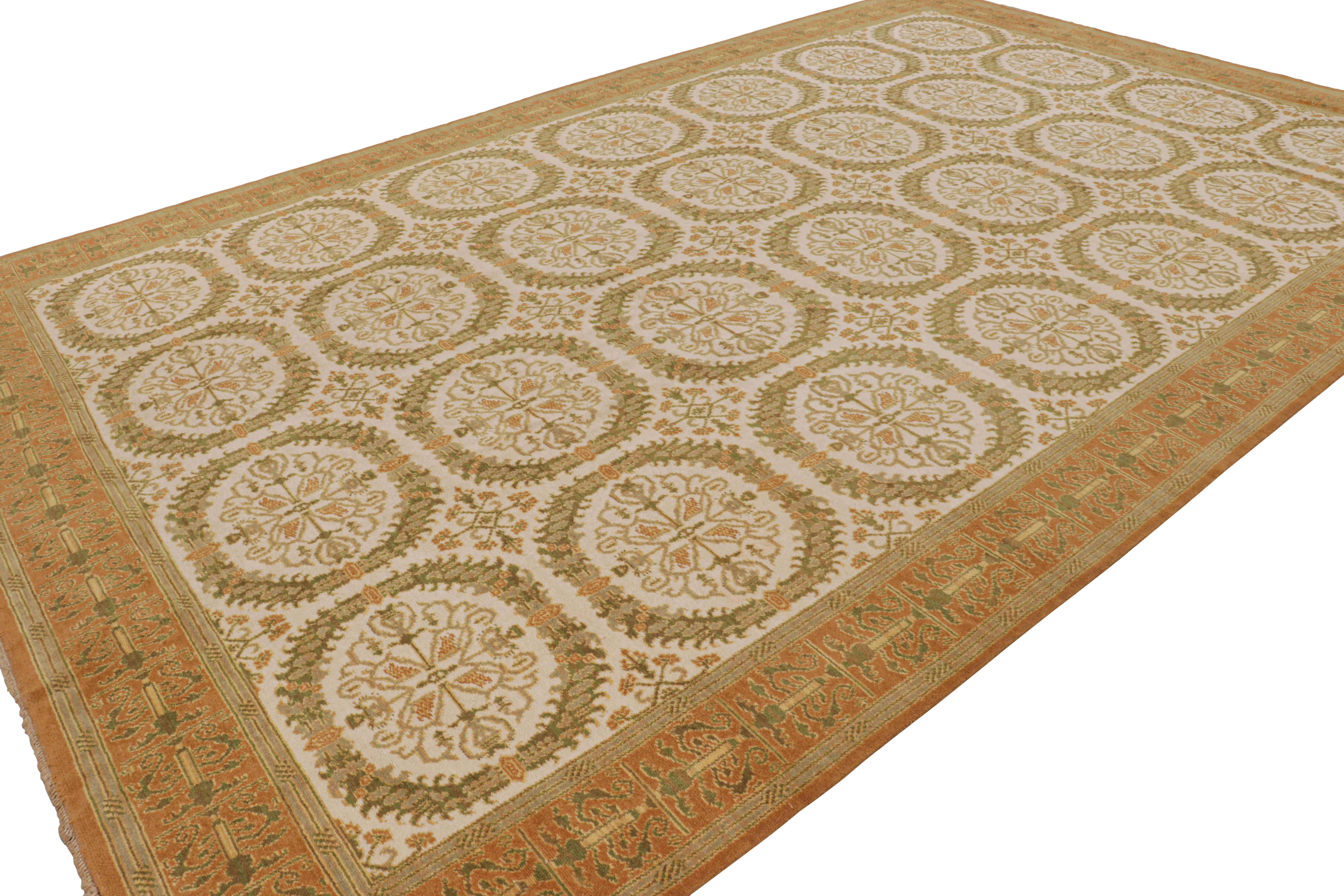 Tapis espagnol ancien vert et beige avec motif de médaillon  Rug & Kilim Bon état - En vente à Long Island City, NY