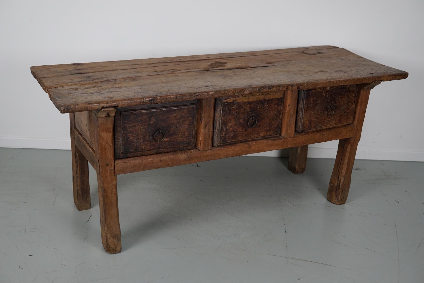 Antique Spanish Rustic Farmhouse Chestnut Side Table / Console, 18th Century For Sale 9