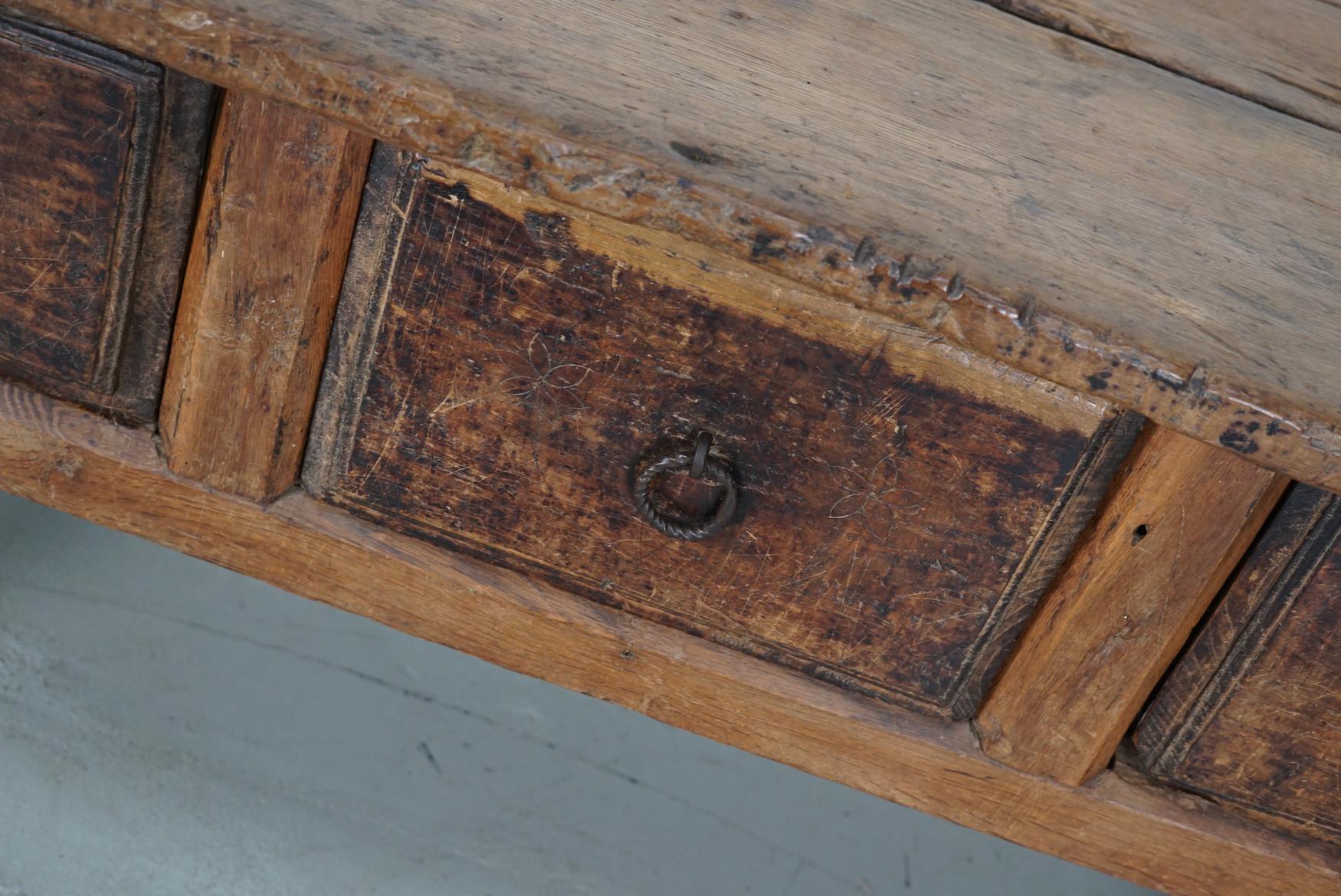 Antique Spanish Rustic Farmhouse Chestnut Side Table / Console, 18th Century For Sale 2