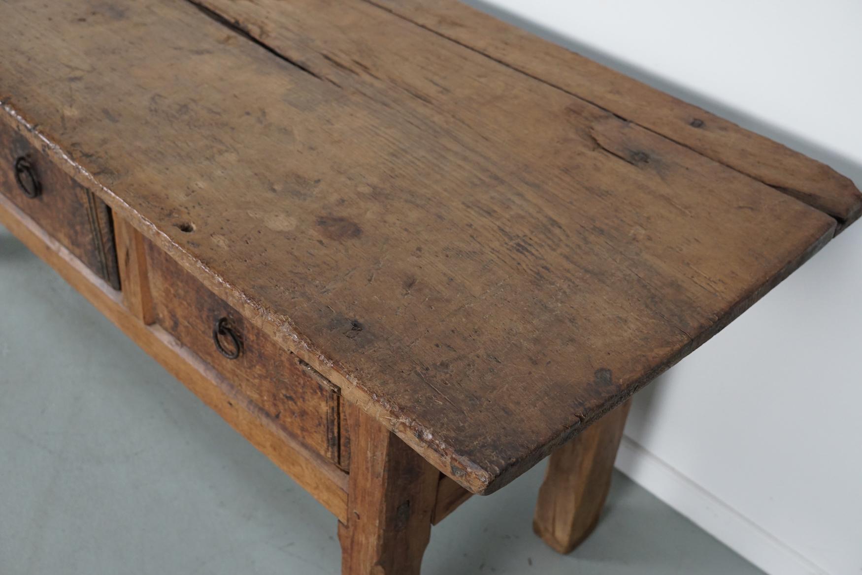 Antique Spanish Rustic Farmhouse Chestnut Side Table / Console, 18th Century For Sale 4