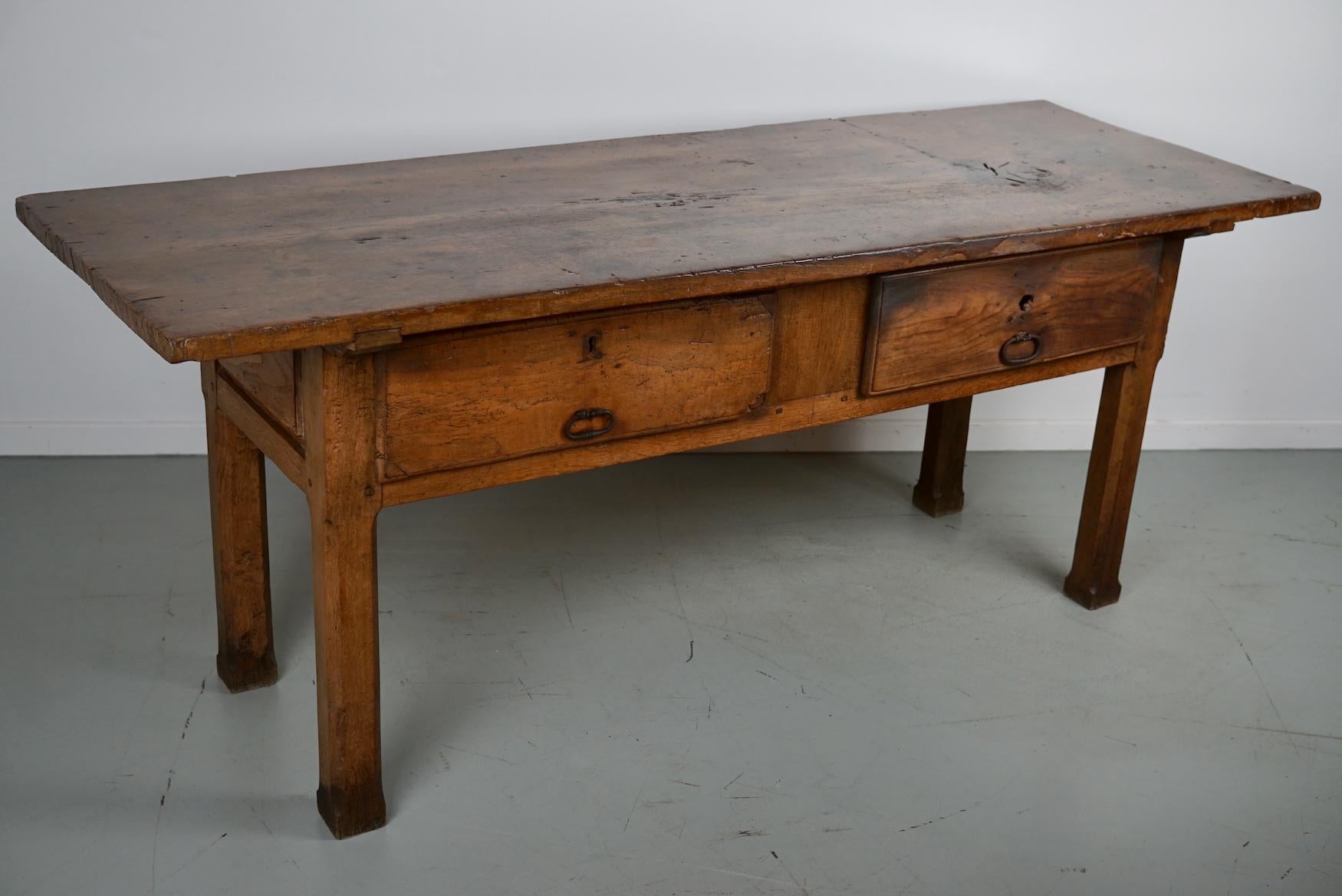 Antique Spanish Rustic Farmhouse Chestnut Side Table / Console, 18th Century For Sale 5