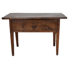 Ancienne table d'appoint/console espagnole rustique de ferme en châtaignier, 18ème siècle