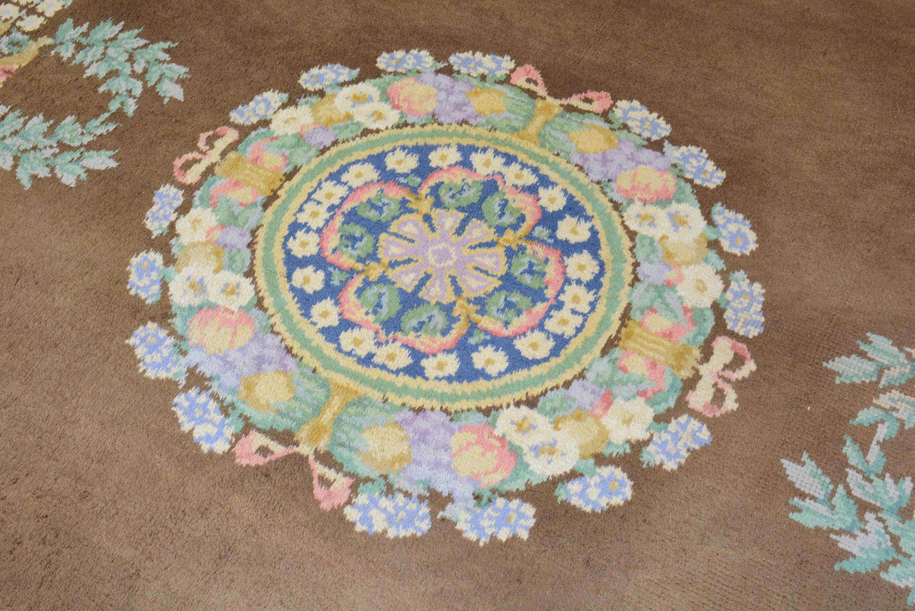 Under the direction of Pierre Dupont and Simon Lourdet carpet production commenced in France in the early 17th Century. In 1608, a workshop was set up in the Louvre, followed by the establishment of a larger facility in a former soap factory (the