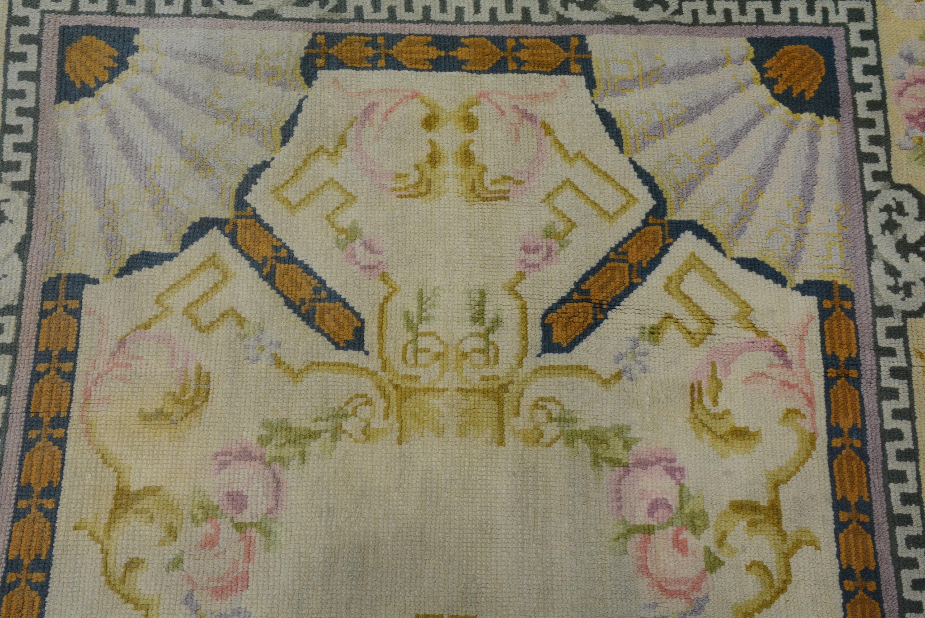 Antiker spanischer Savonnerie-Teppich (Empire) im Angebot