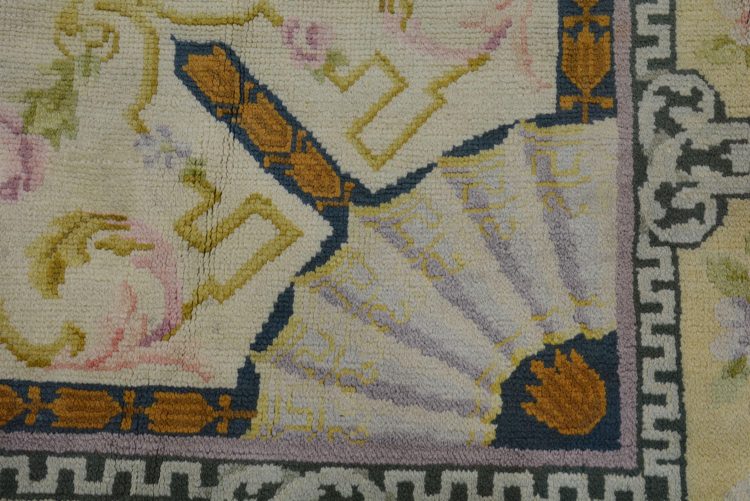 Antiker spanischer Savonnerie-Teppich (Spanisch) im Angebot