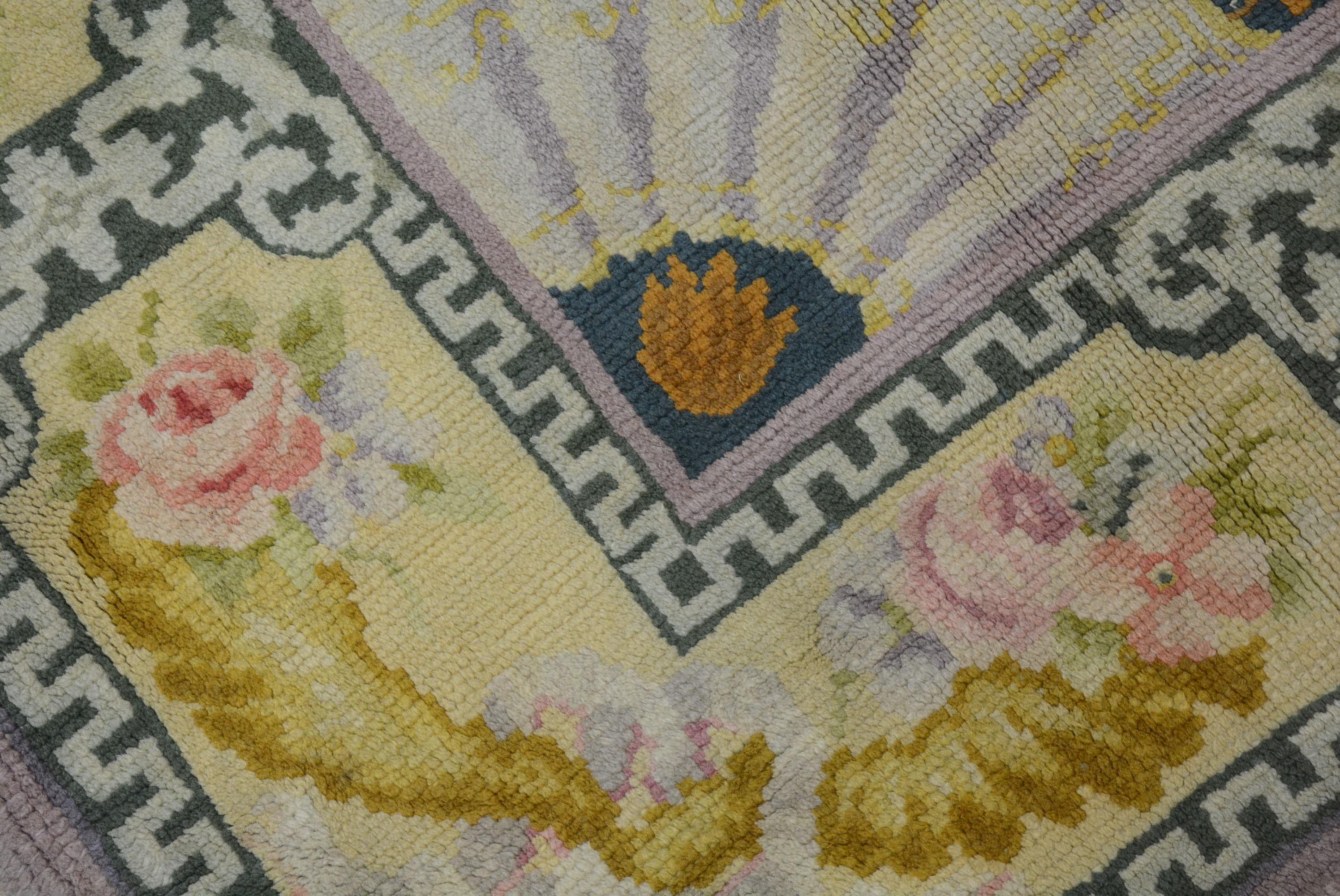 Antiker spanischer Savonnerie-Teppich im Zustand „Gut“ im Angebot in Closter, NJ