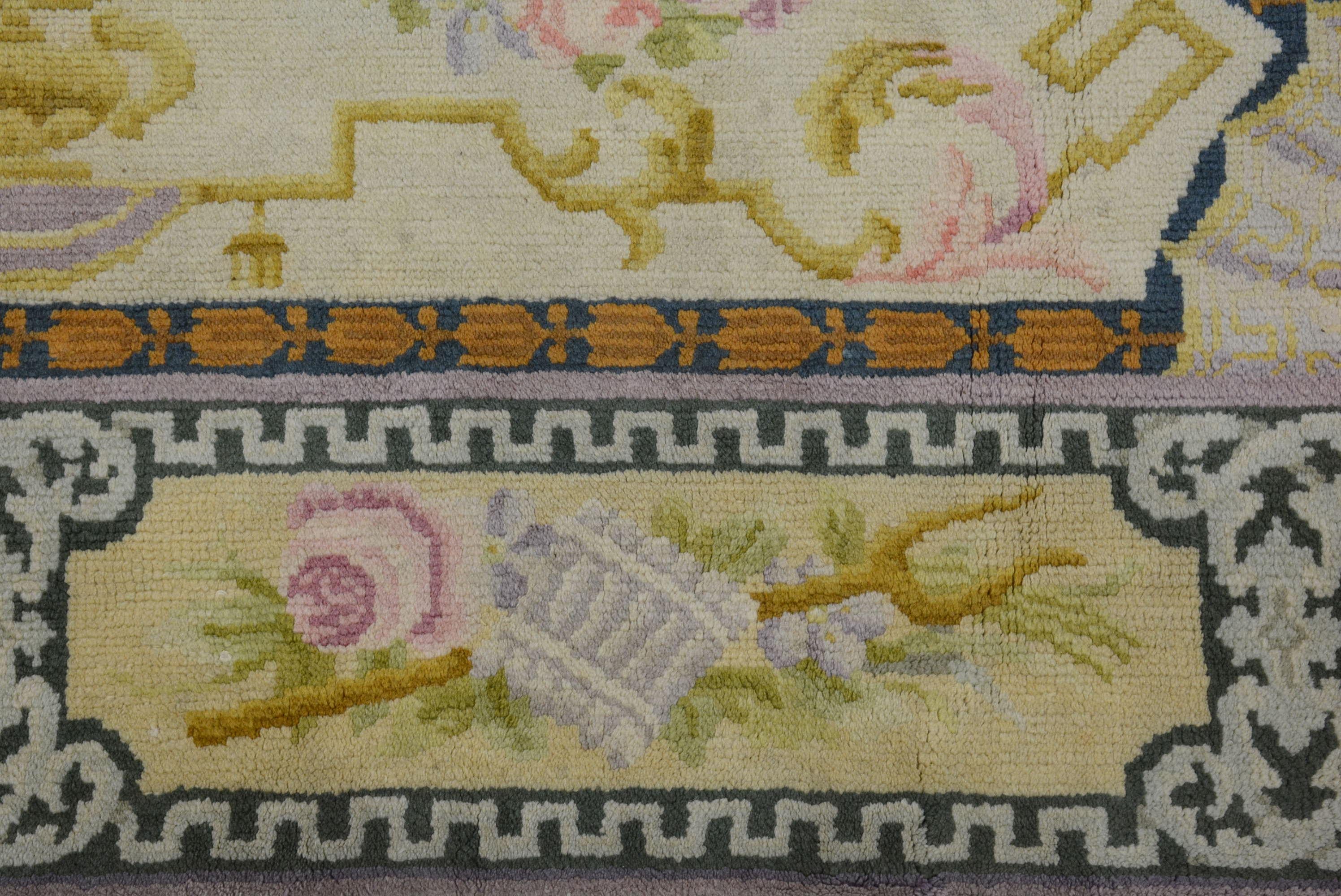 Antiker spanischer Savonnerie-Teppich (Frühes 20. Jahrhundert) im Angebot