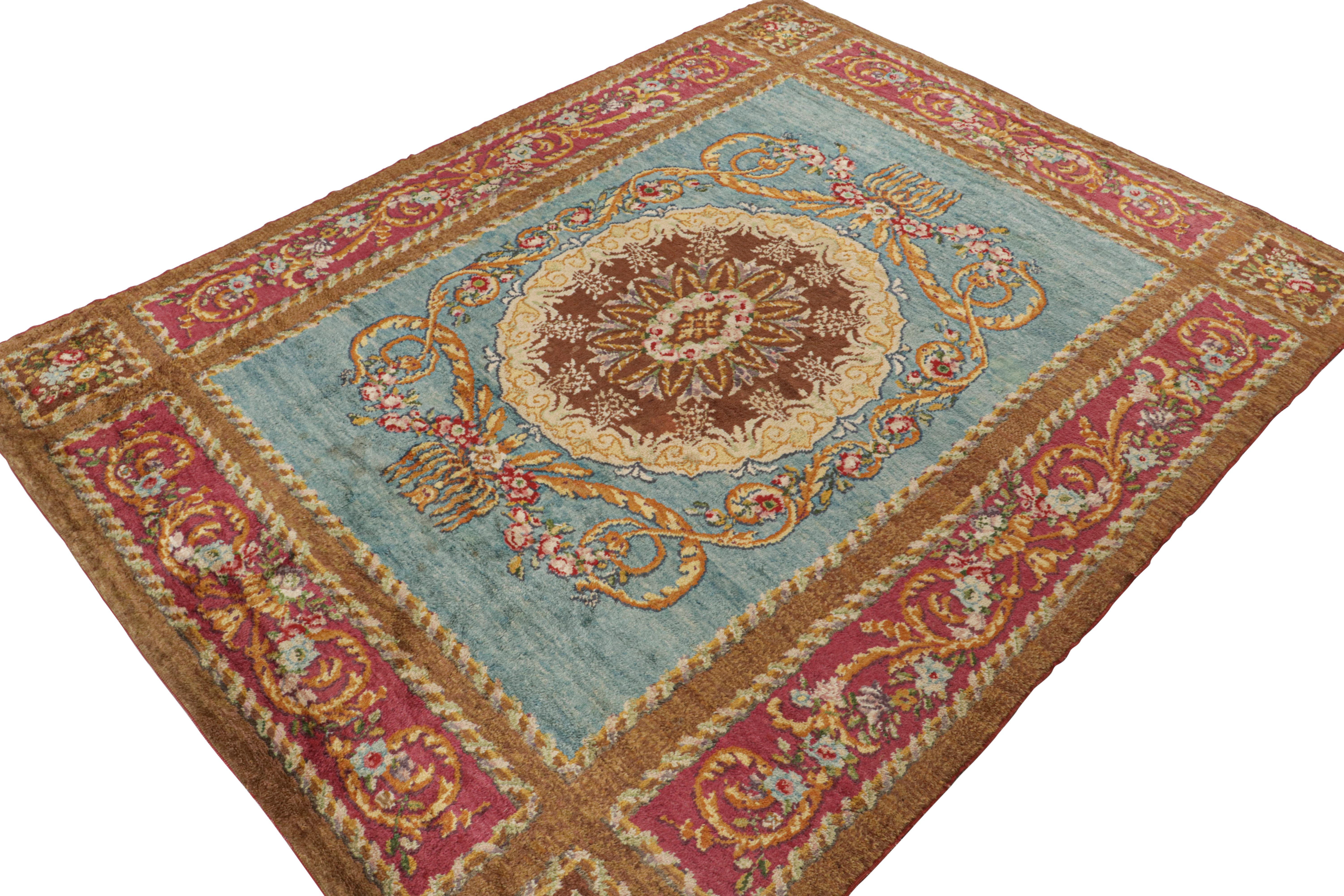 Antique Spanish Savonnerie Rug in Blue with Medallion In Good Condition For Sale In Long Island City, NY