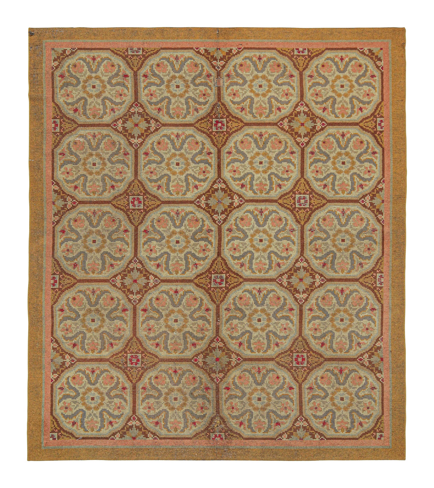 Antiker spanischer Savonnerie-Teppich in Ocker mit Medaillonmuster von Rug & Kilim