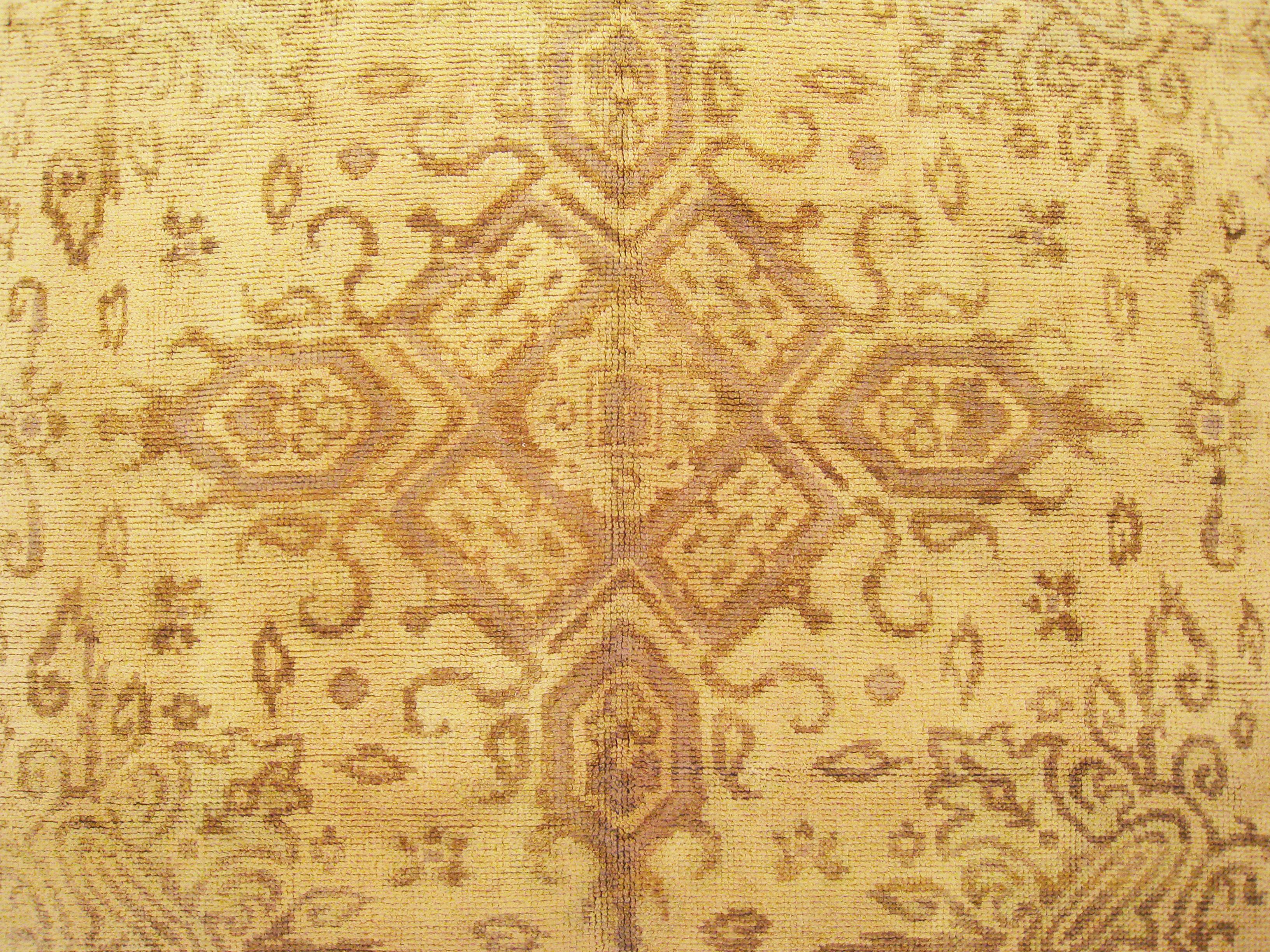 Early 20th Century Antique Spanish Savonnerie Rug, in Room Size, W/ Central Medallion For Sale