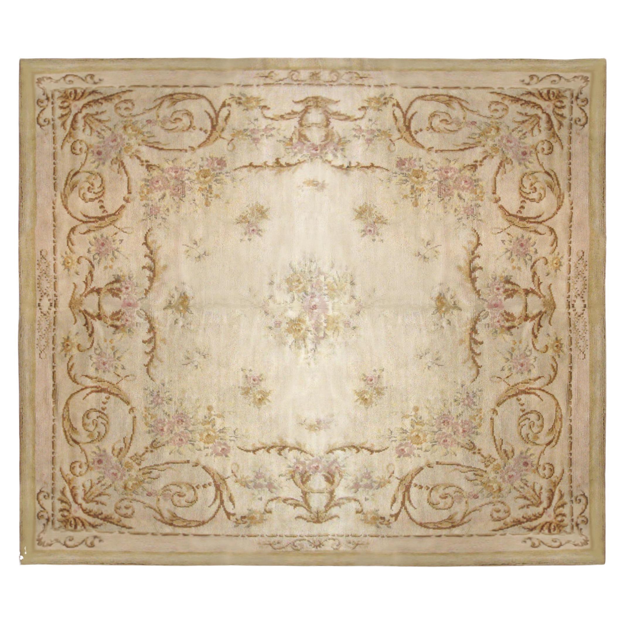 Antique Spanish Savonnerie Rug, in Room Size, W/ Central Medallion For Sale at 1stDibs