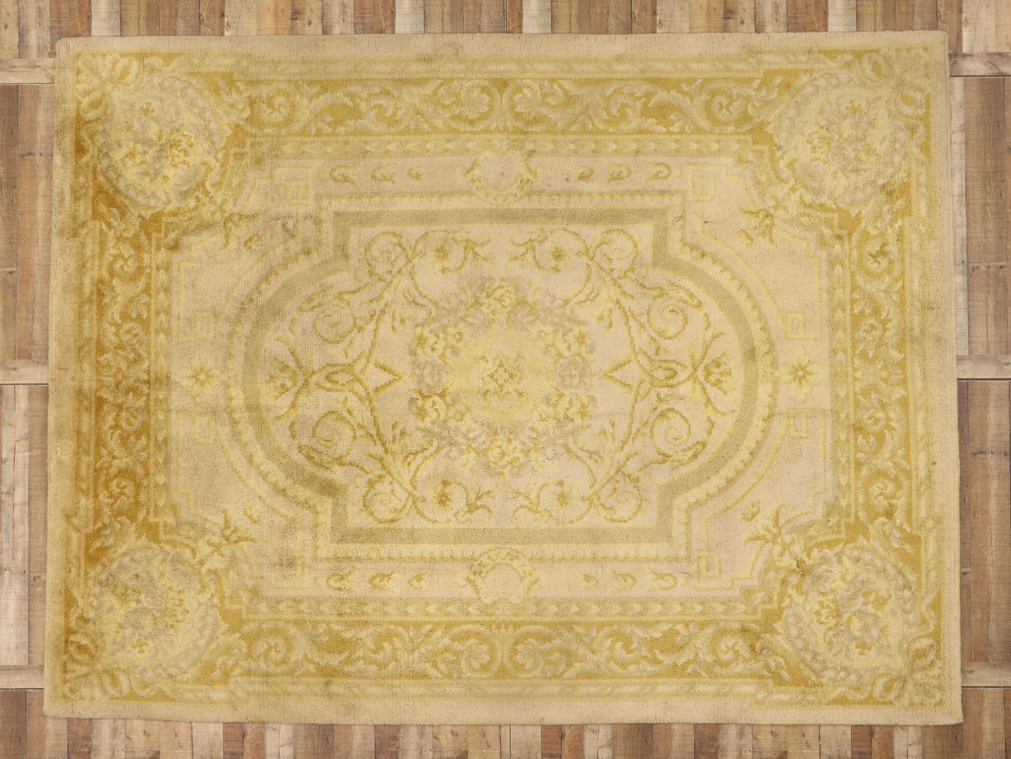 Antique Spanish Savonnerie Rug with Louis XIV Style For Sale 2