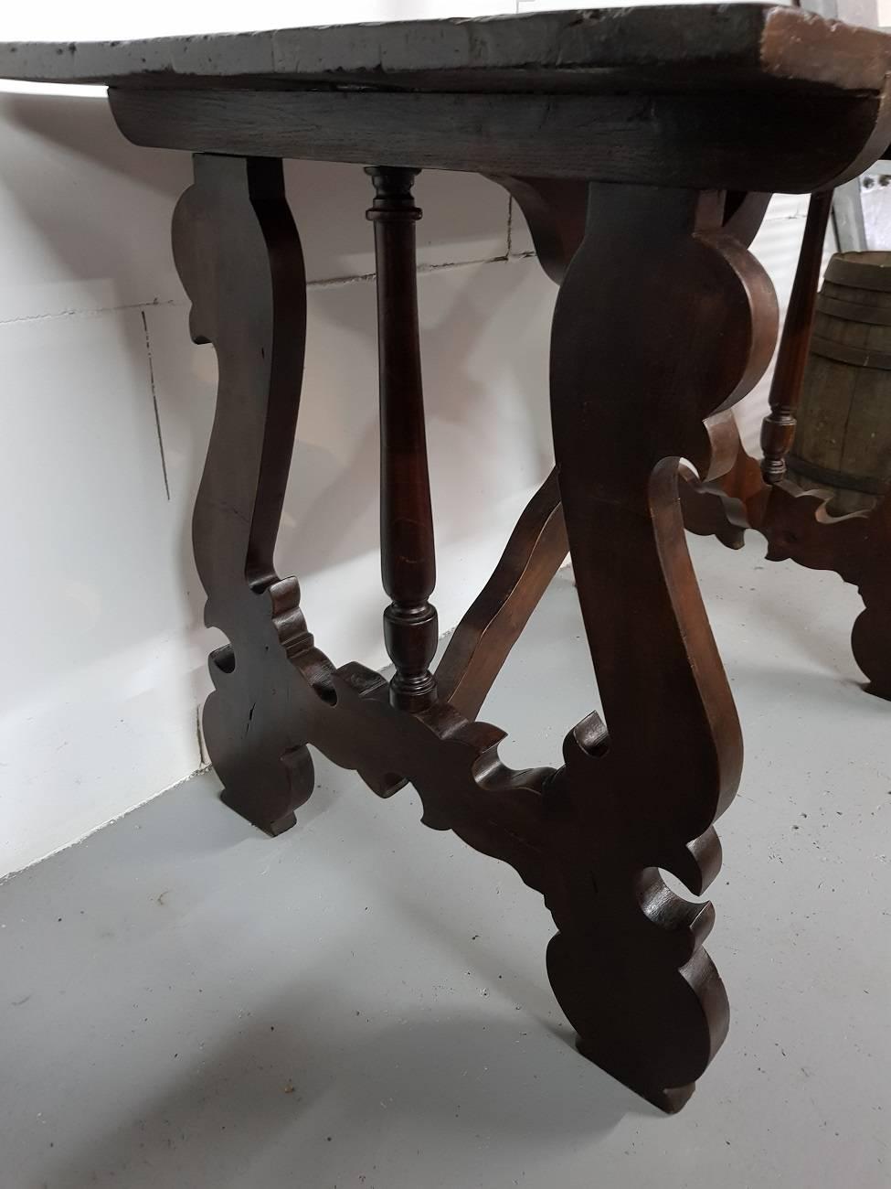 Antique Spanish Small Size Table, 18th-19th Century In Excellent Condition For Sale In Raalte, NL