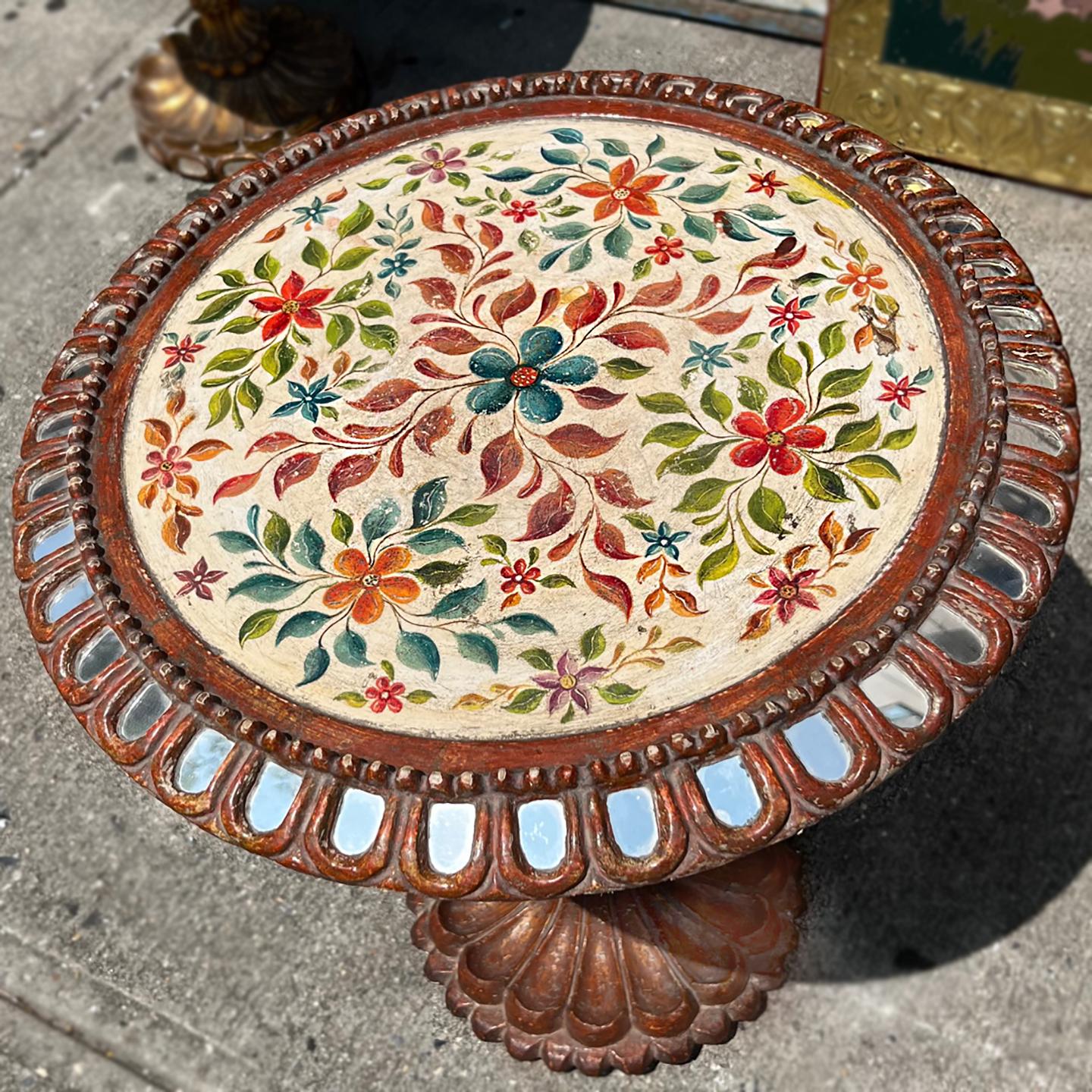 Peint Ancienne table espagnole avec plateau en verre peint en vente