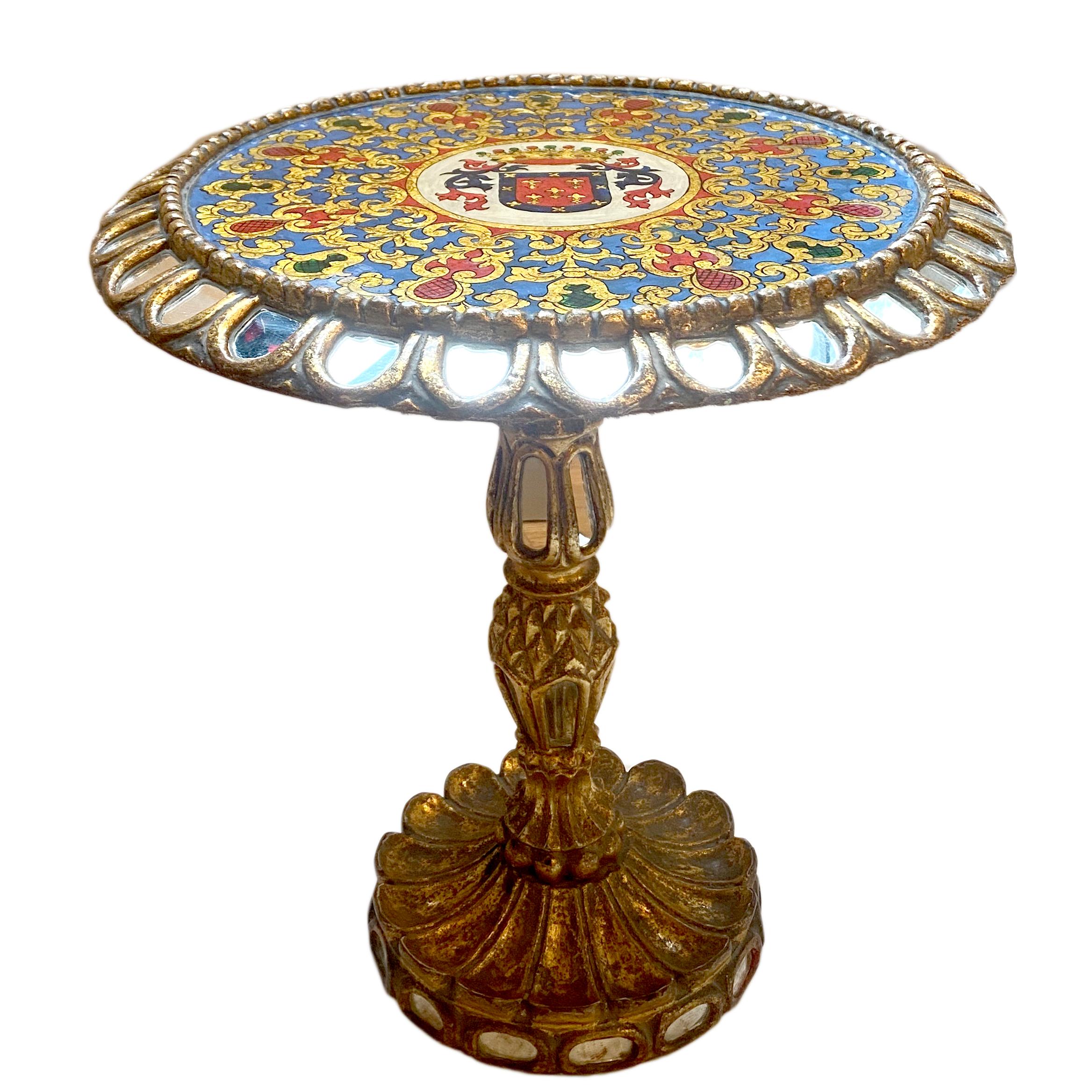 Ein spanischer Tisch mit Spiegeleinsätzen und rückseitig bemalter Glasplatte aus den 1920er Jahren.

Abmessungen:
Durchmesser: 19,75