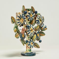 Antiker spanischer Terrakotta-Kandelaber mit Blumen